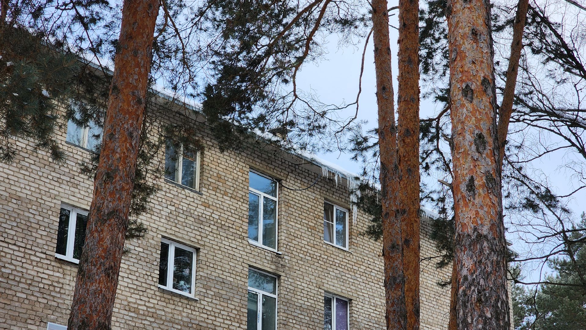 протвино, благоустойство, зима, сосульки, очистка крыш,