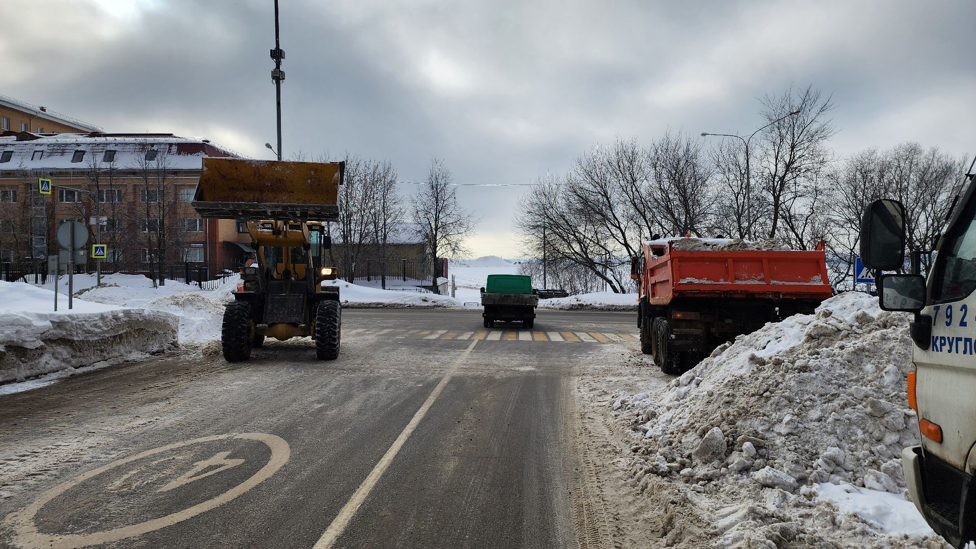 уборка снега, очистка дорог,