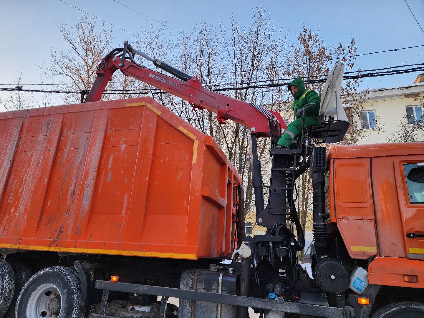 Подольск, ломовоз, вывоз мусора, контейнерная площадка,