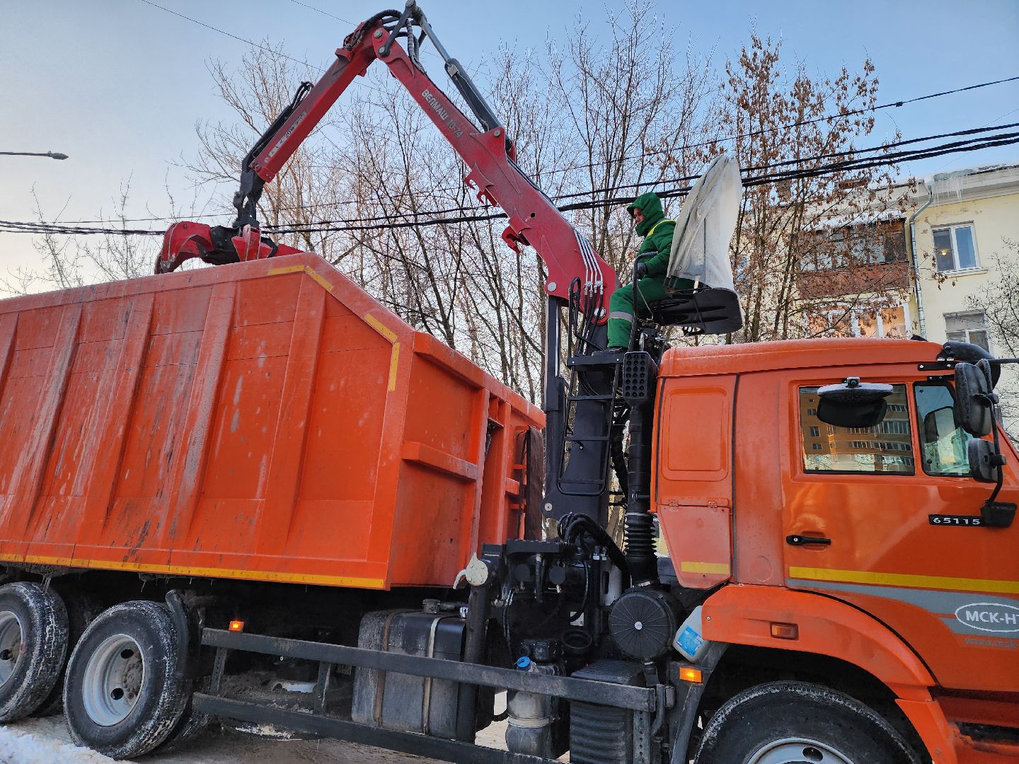 Подольск, ломовоз, вывоз мусора, контейнерная площадка,