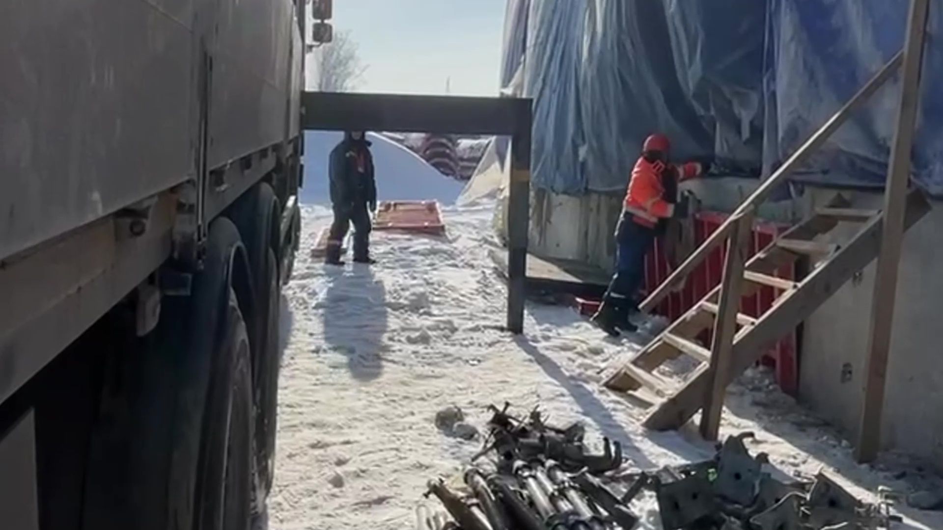 ленинский, каширское шоссе, строительство, котлован, рабочие, машины, дорога,