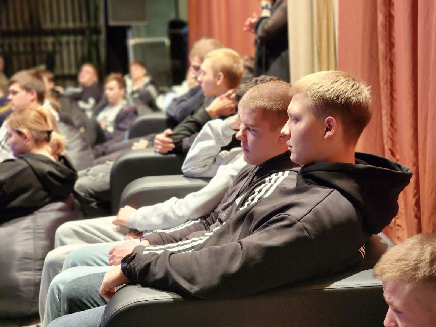 можайск, можайский городской округ, подмосковье, открытый диалог, встреча с молодежью, ветераны боевых действий, вопрос-ответ, молодежь можайска, разговоры о важном, любовь к родине, вера, служение отечеству,