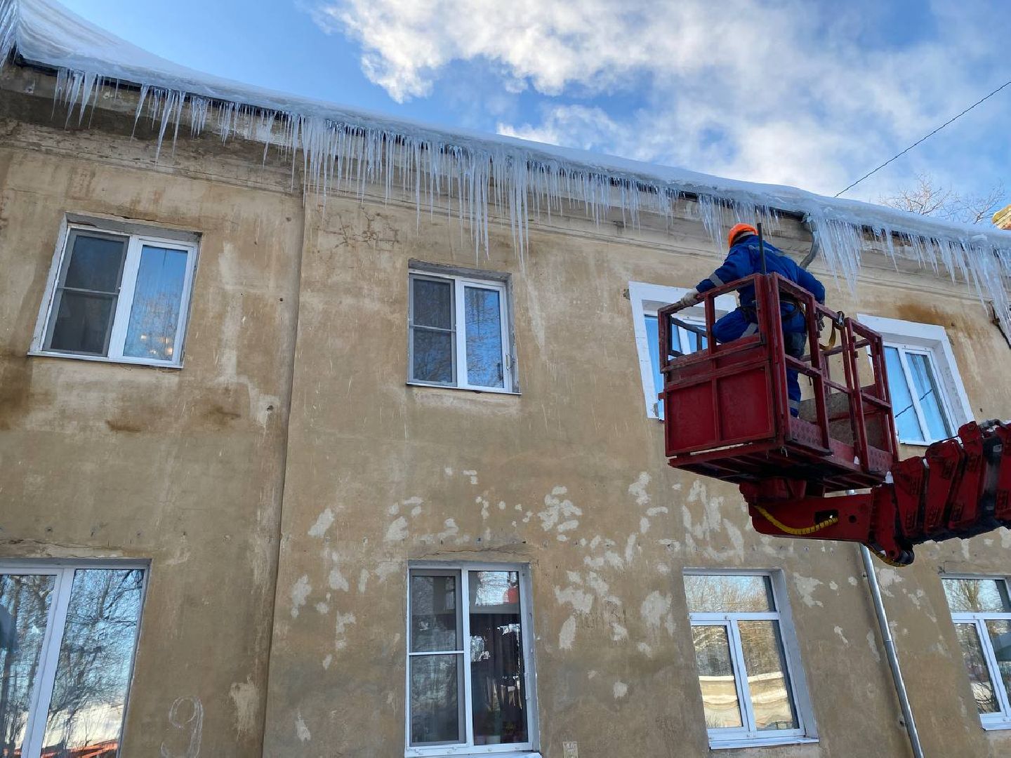 чехов, жкх, сосульки, коммунальная служба, кровля,
