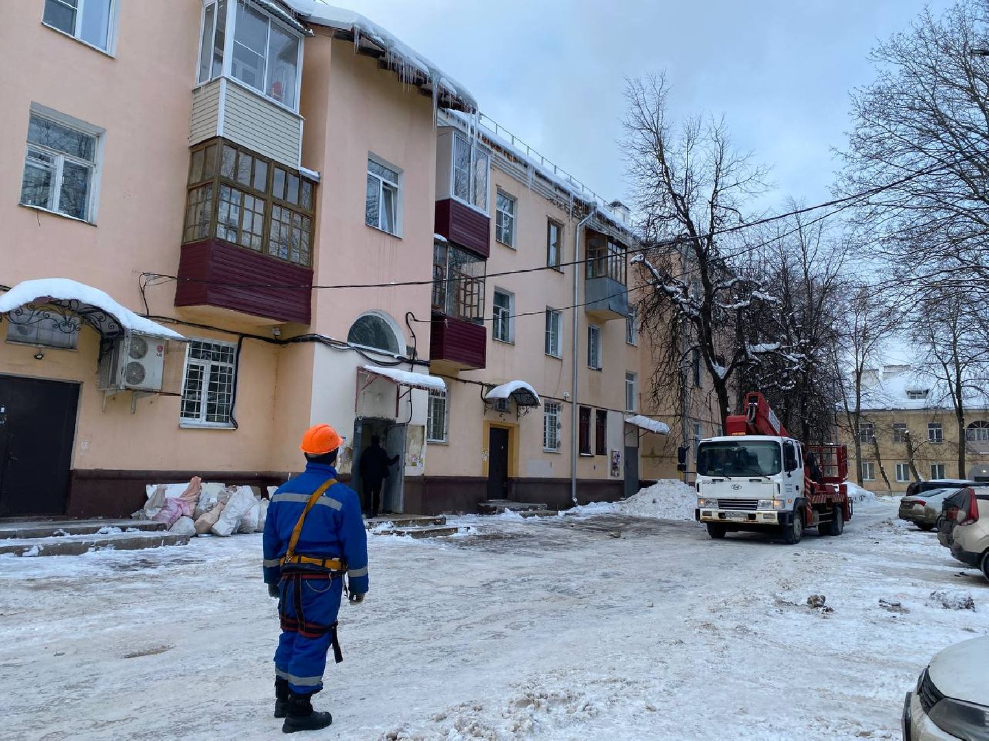 чехов, жкх, сосульки, коммунальная служба, кровля,