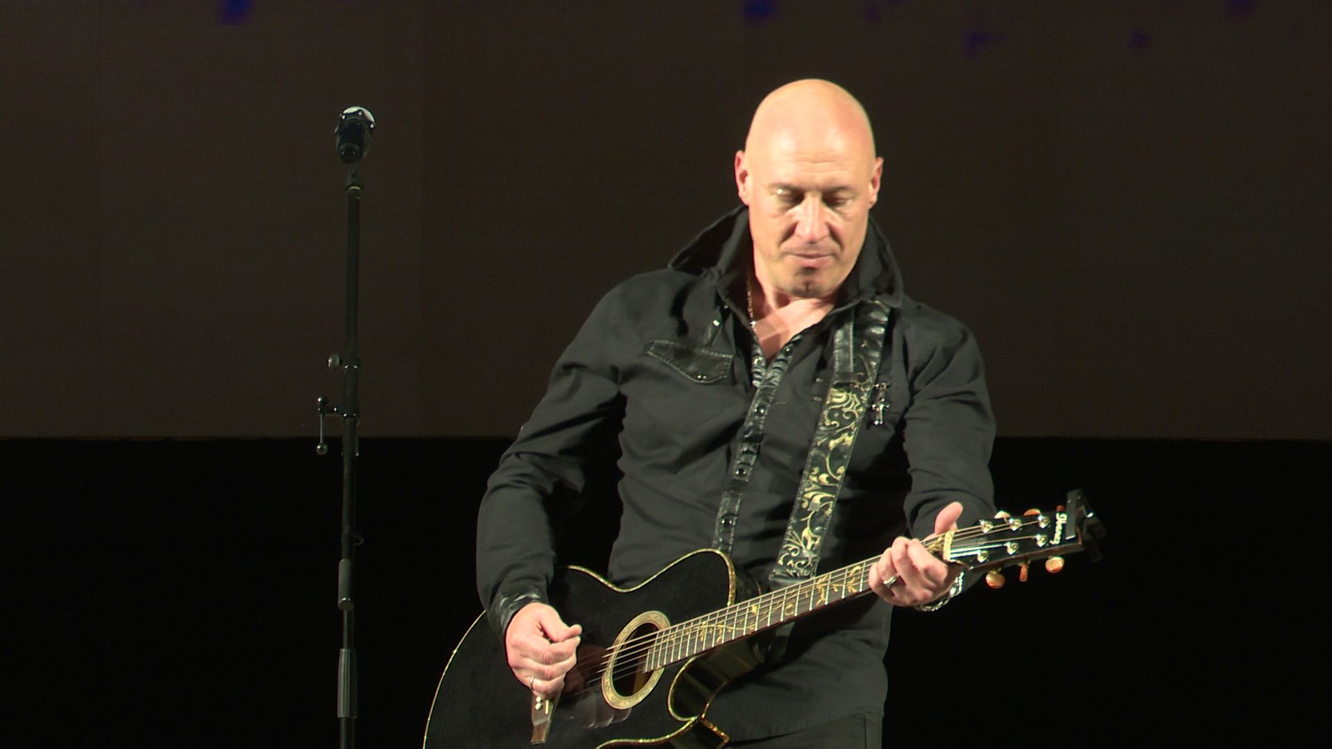 Реутов, праздник, концерт, Денис Майданов, песни, День защитника Отечества,