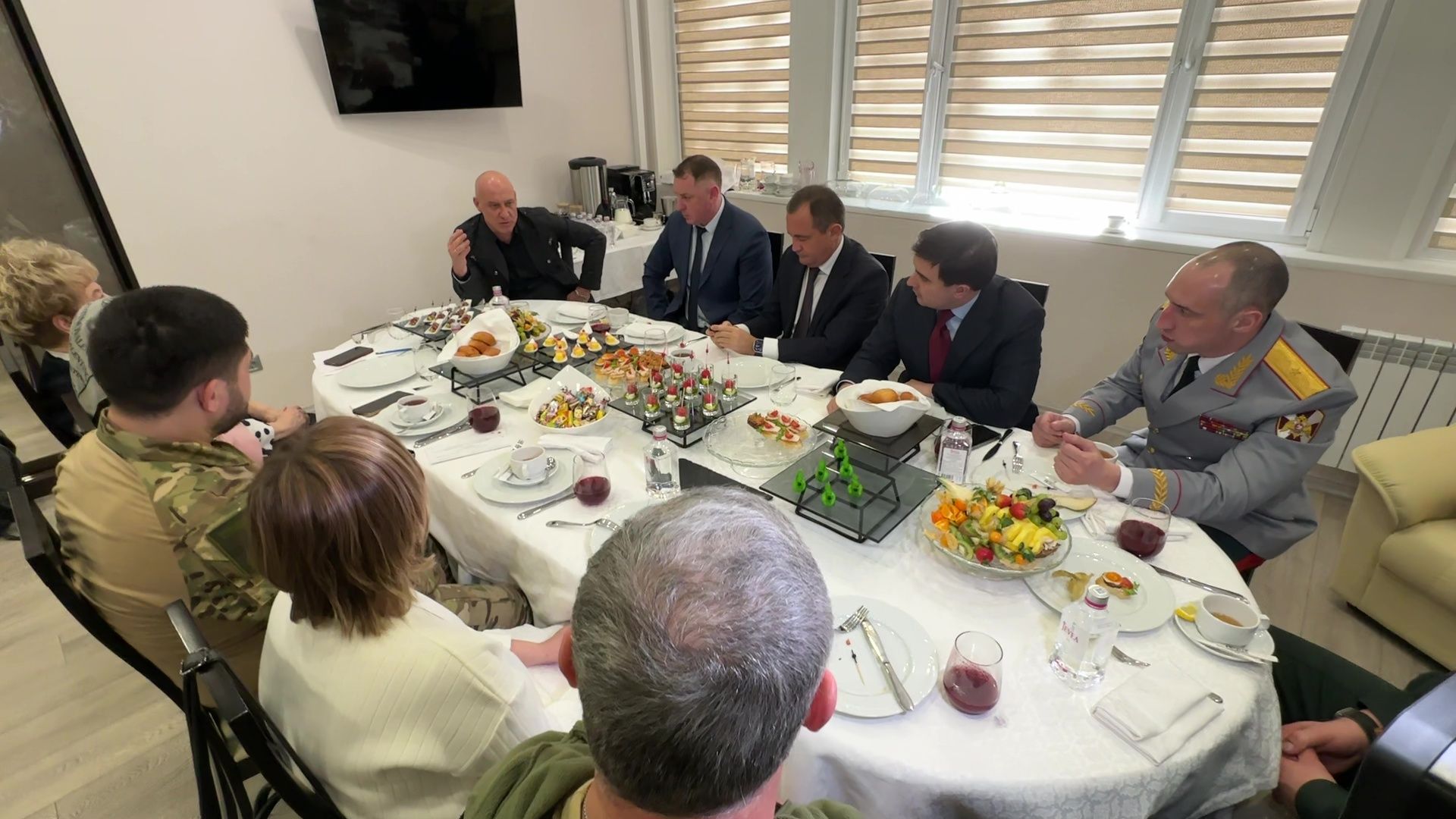 Реутов, праздник, концерт, Денис Майданов, песни, День защитника Отечества,