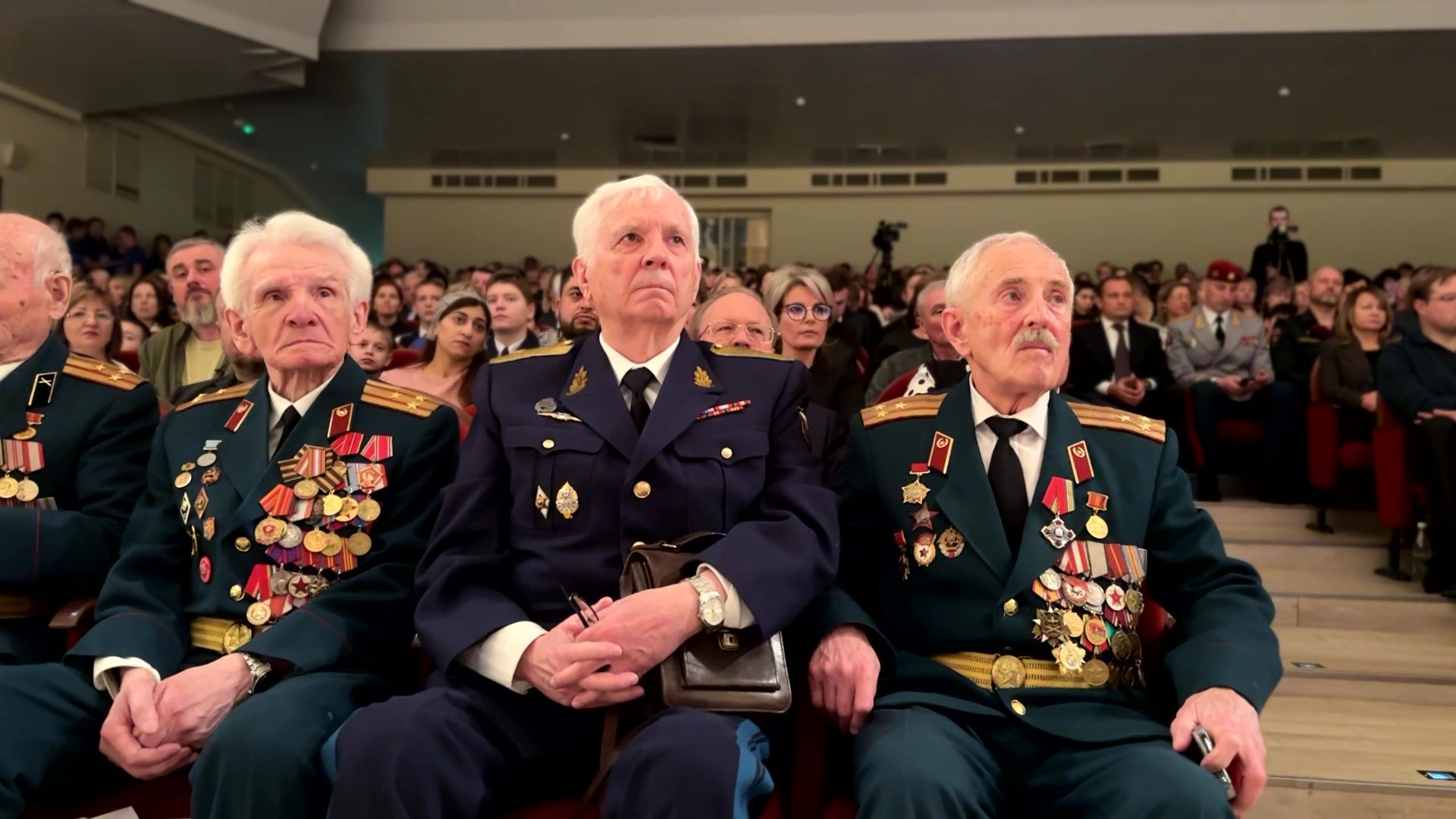 Реутов, праздник, концерт, Денис Майданов, песни, День защитника Отечества,