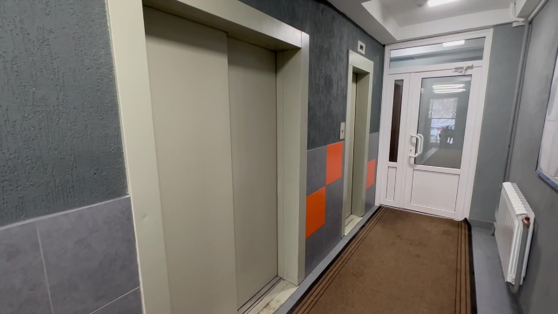 Видное, ремонт подъезда, управляющая компания, стены, люстра, почтовые ящики,