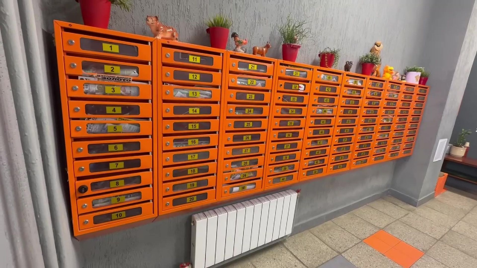 Видное, ремонт подъезда, управляющая компания, стены, люстра, почтовые ящики,