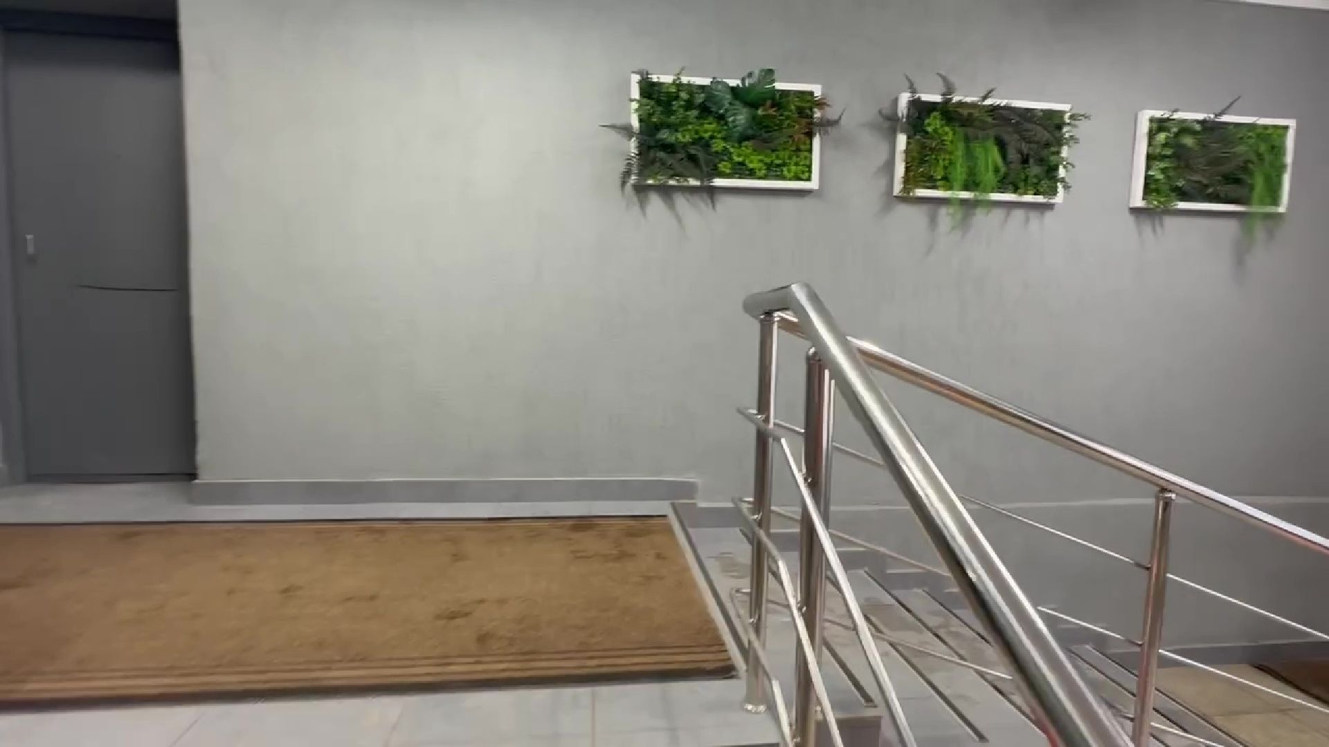 Видное, ремонт подъезда, управляющая компания, стены, люстра, почтовые ящики,