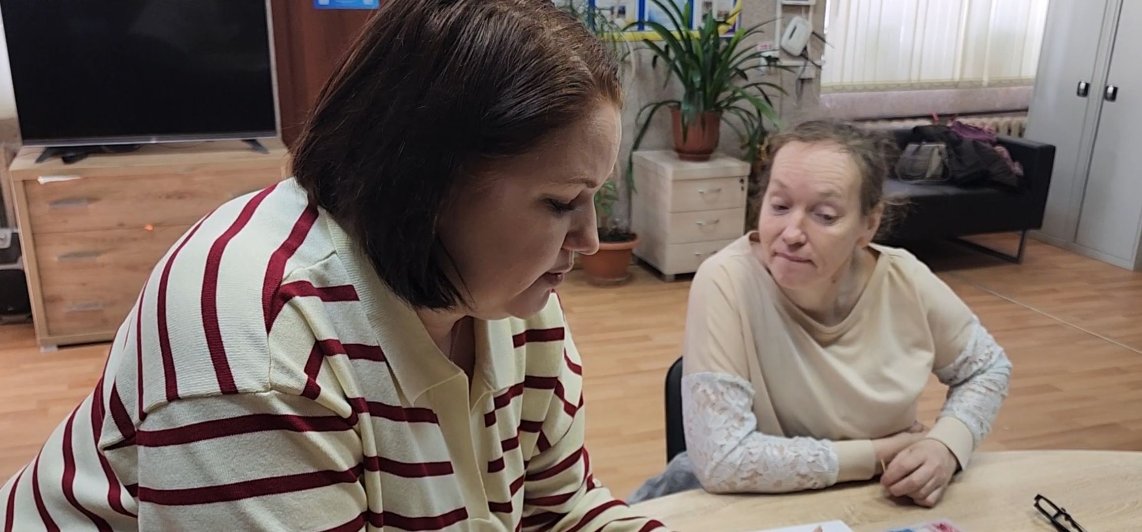 кашира, активное долголетие, кулон, брелок, эпоксидная смола, блестки, бисер,