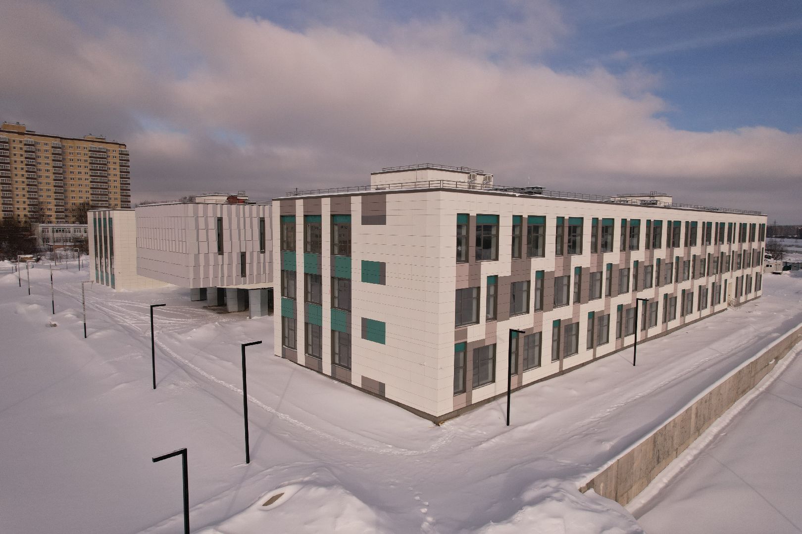 видео с коптера, школа,