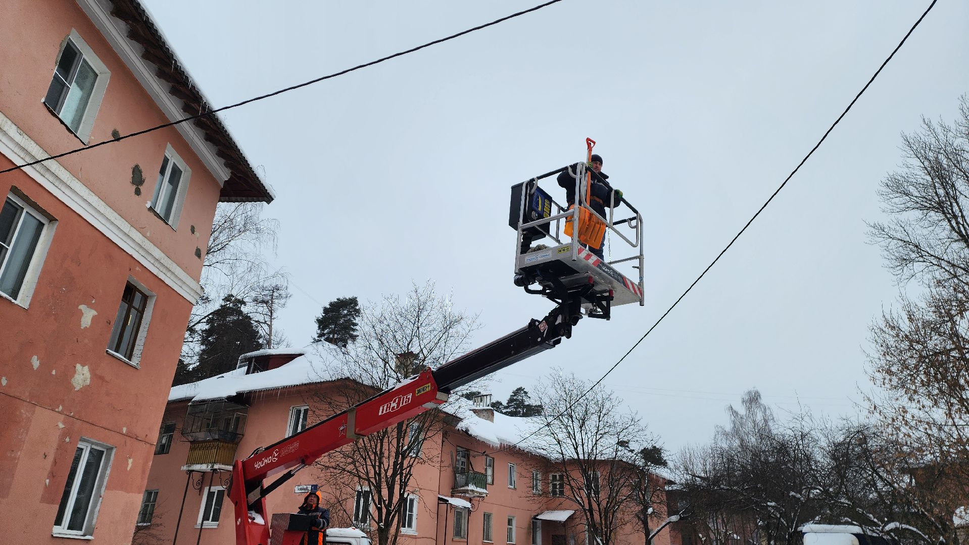 Подмосковье, Городской округ Пушкинский, Ивантеевка, РЭП 3, Уборка снега, Сосульки,