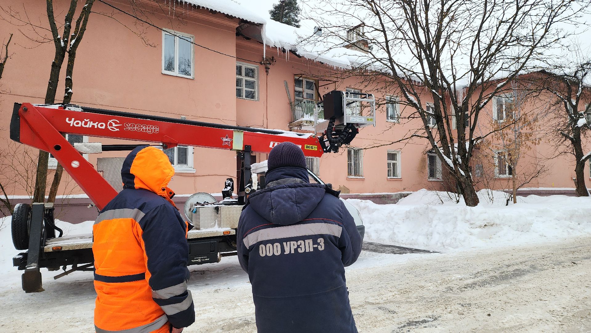 Подмосковье, Городской округ Пушкинский, Ивантеевка, РЭП 3, Уборка снега, Сосульки,