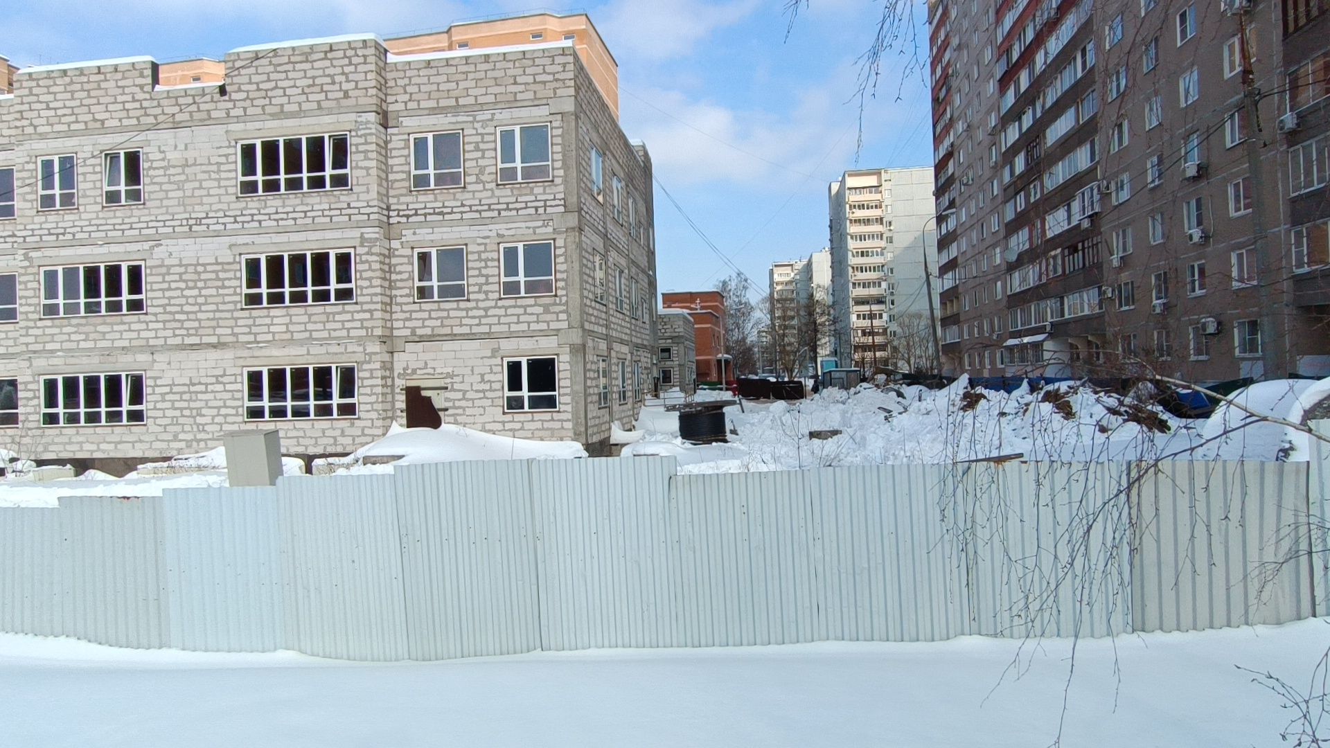 строительство, лобня, поликлиника, детский сад, школа,