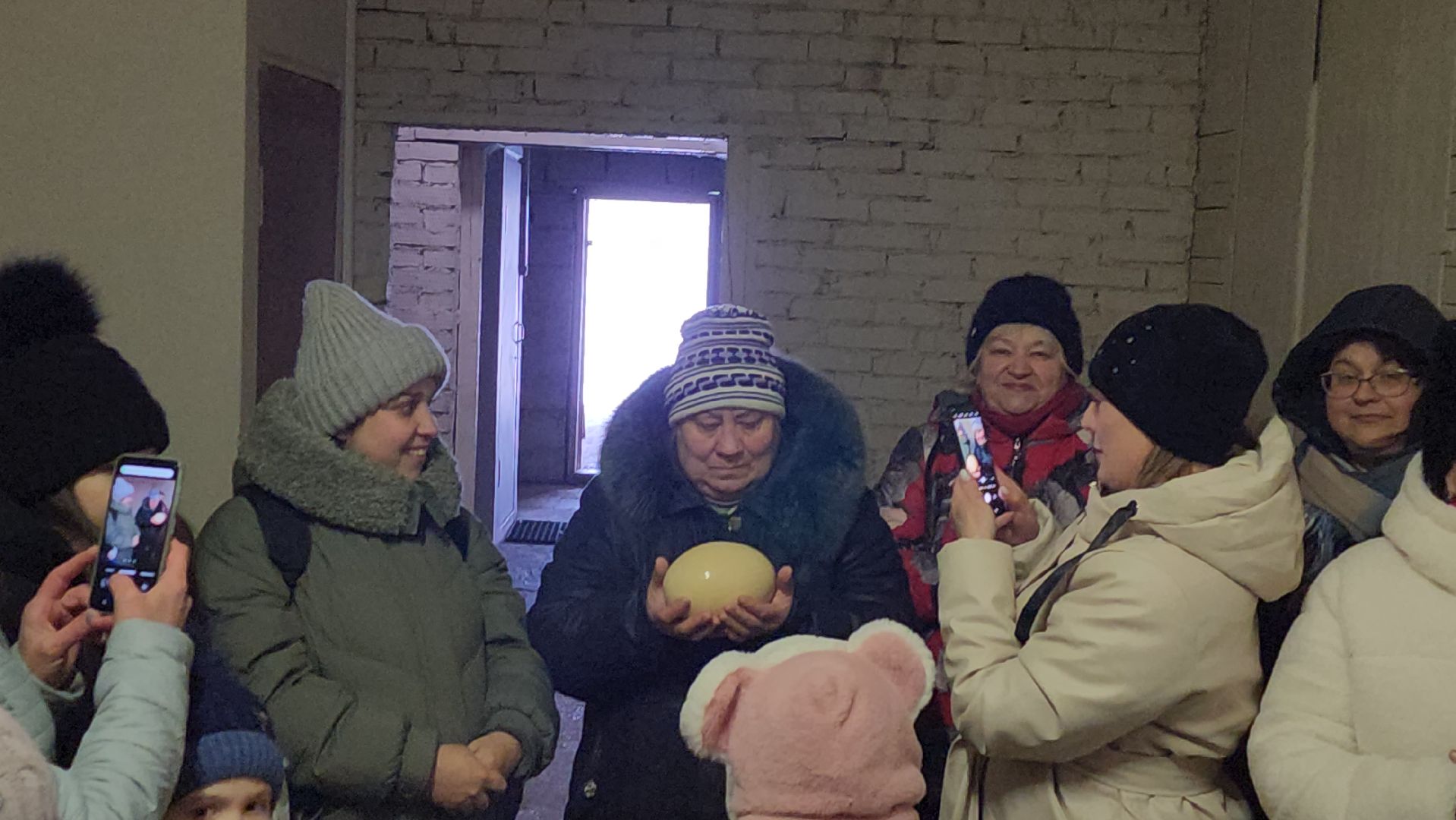 серпухов, подмосковье, дети, жены участников сво, страусиная ферма, МГЕР, диана алумянц,