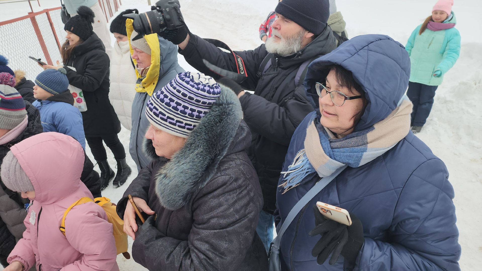 серпухов, подмосковье, дети, жены участников сво, страусиная ферма, МГЕР, диана алумянц,