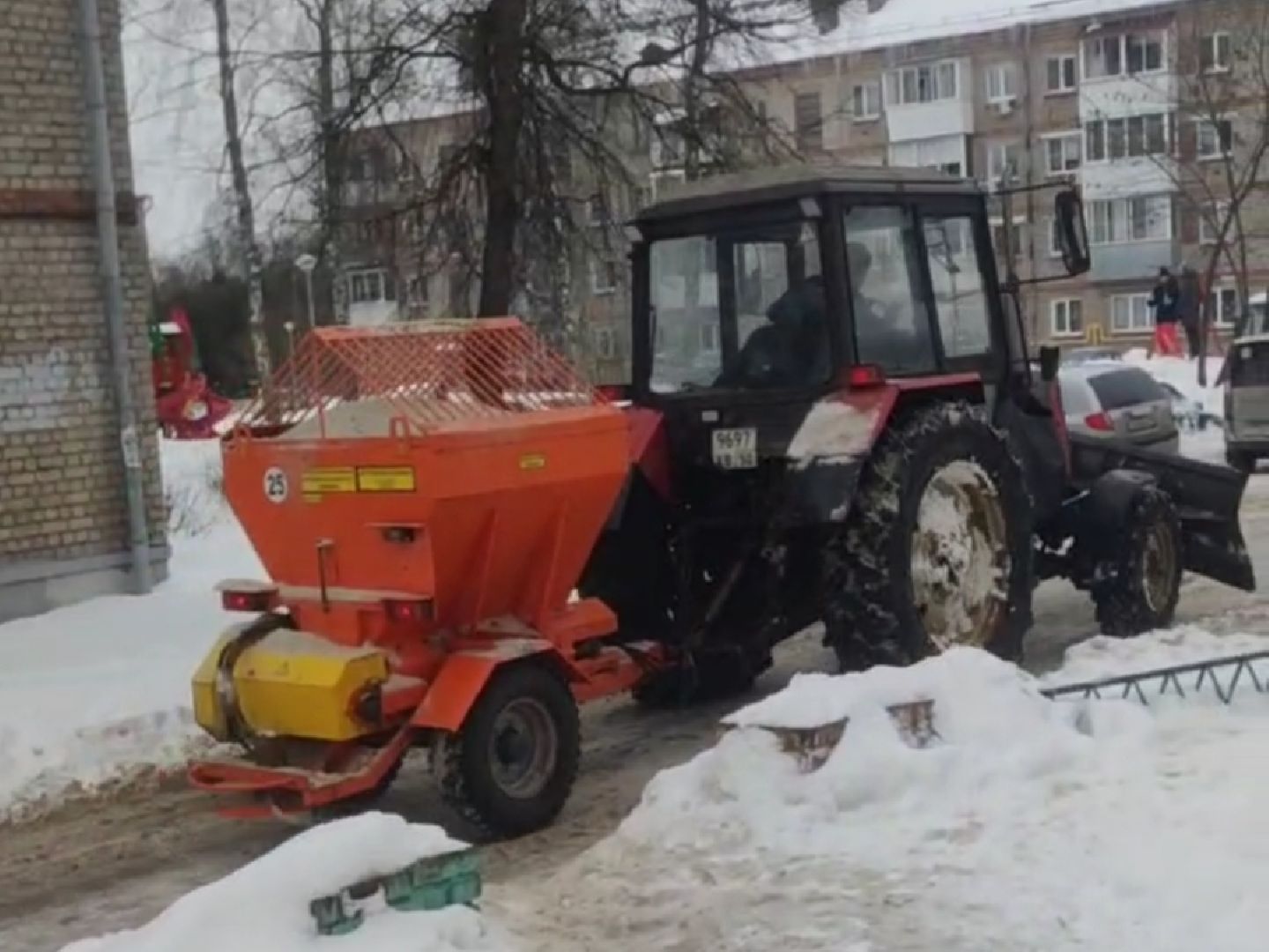 ЖКХ, реагенты, уборка города, уборка снега, дворы, коммунальщики, Дубна,