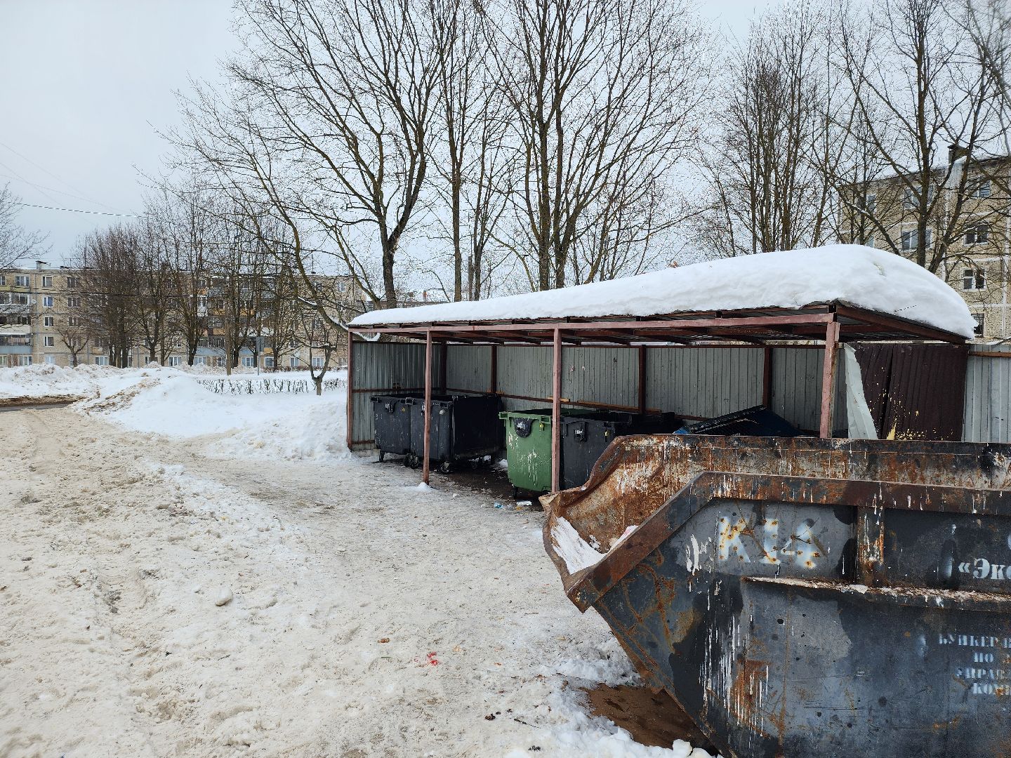 дорожные знаки, контейнерные площадки,