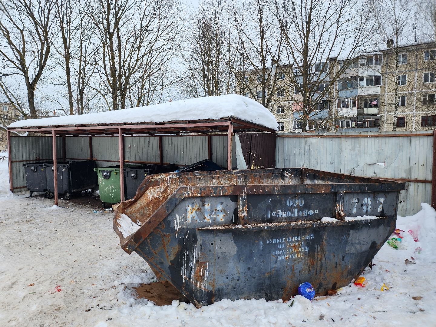 дорожные знаки, контейнерные площадки,