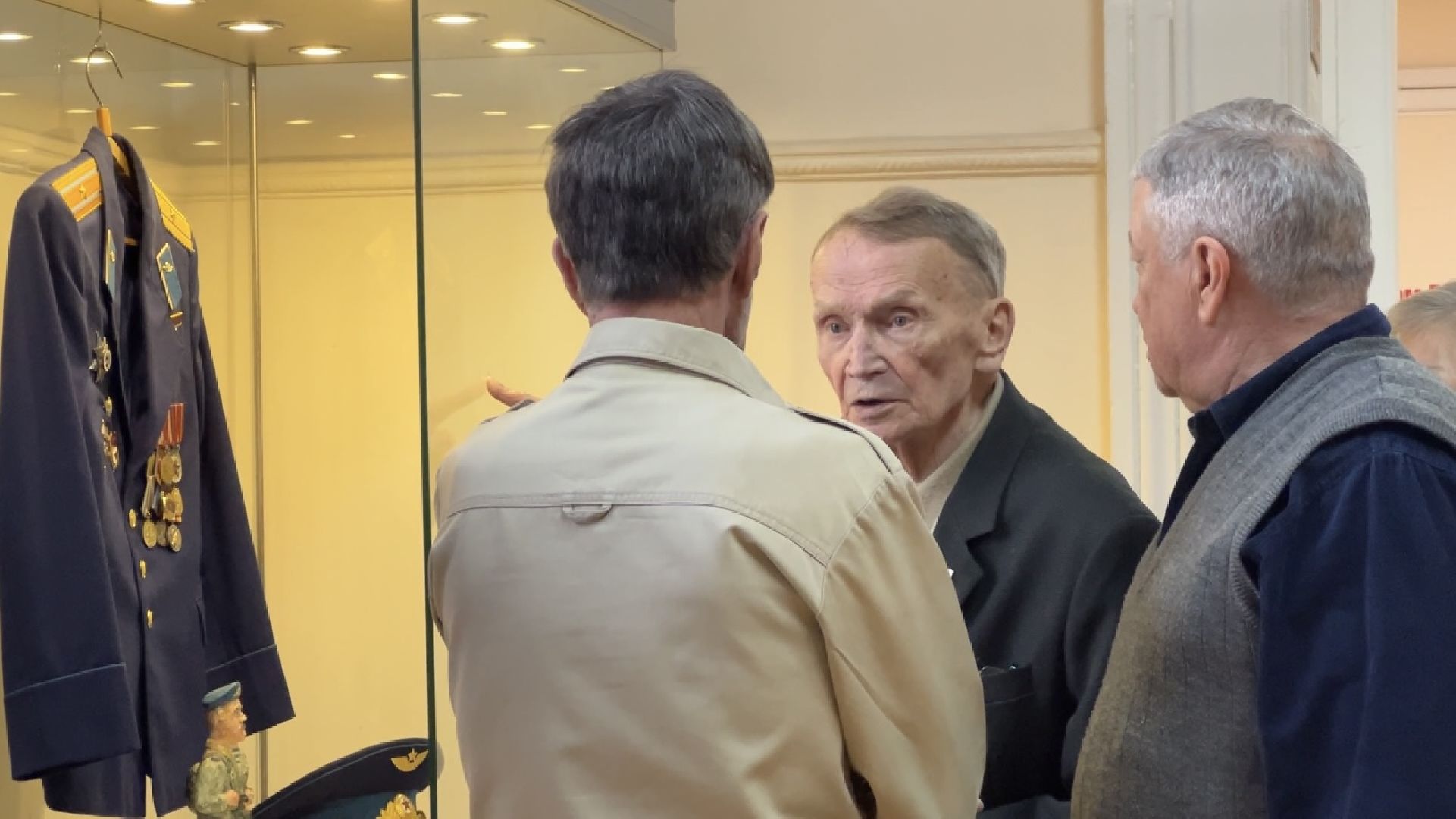 химки, культура, выставка, день защитника отечества, картинная галерея,