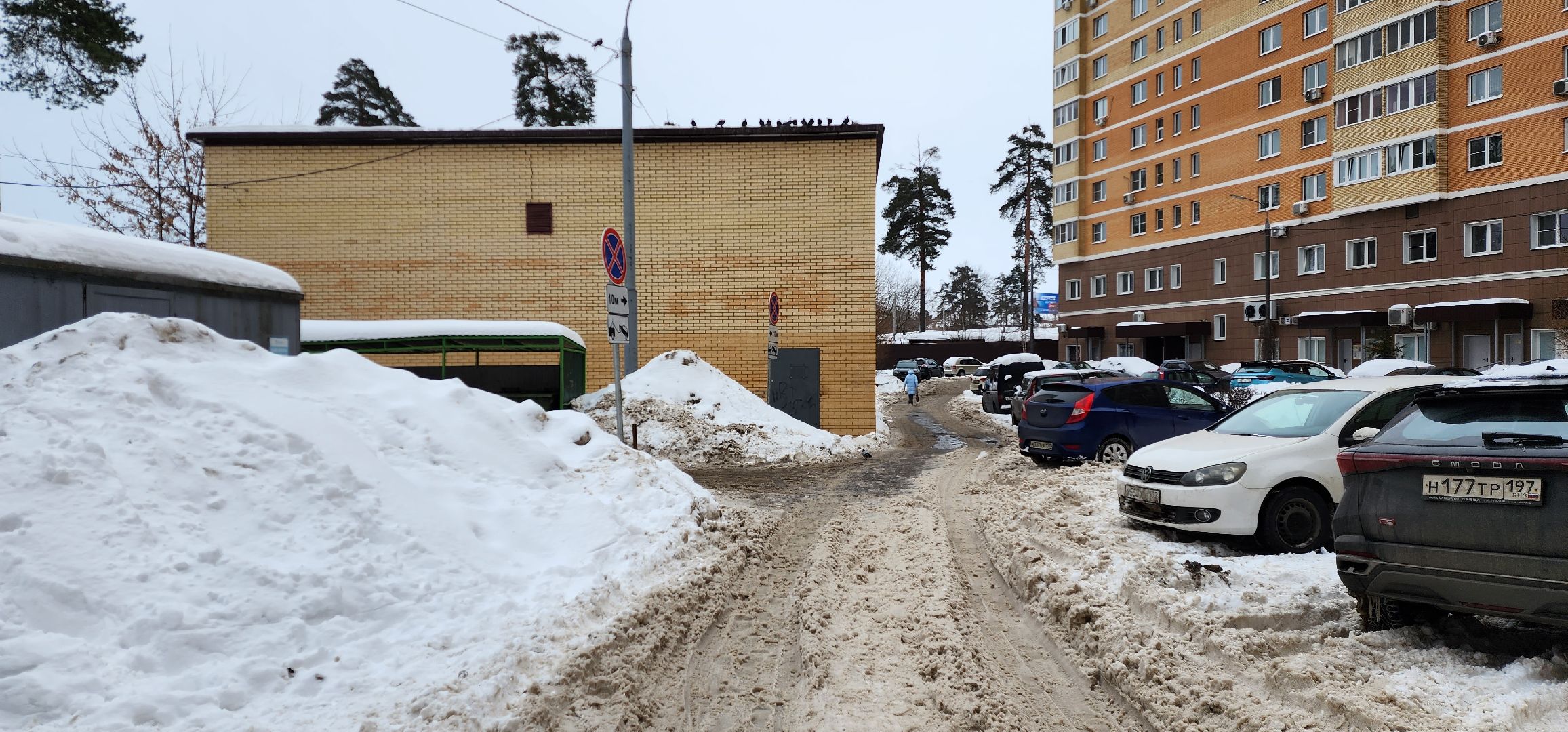 раменское, дороги, ограниченине парковки во дворах у еонтейнерной площадки, Десантная 17,