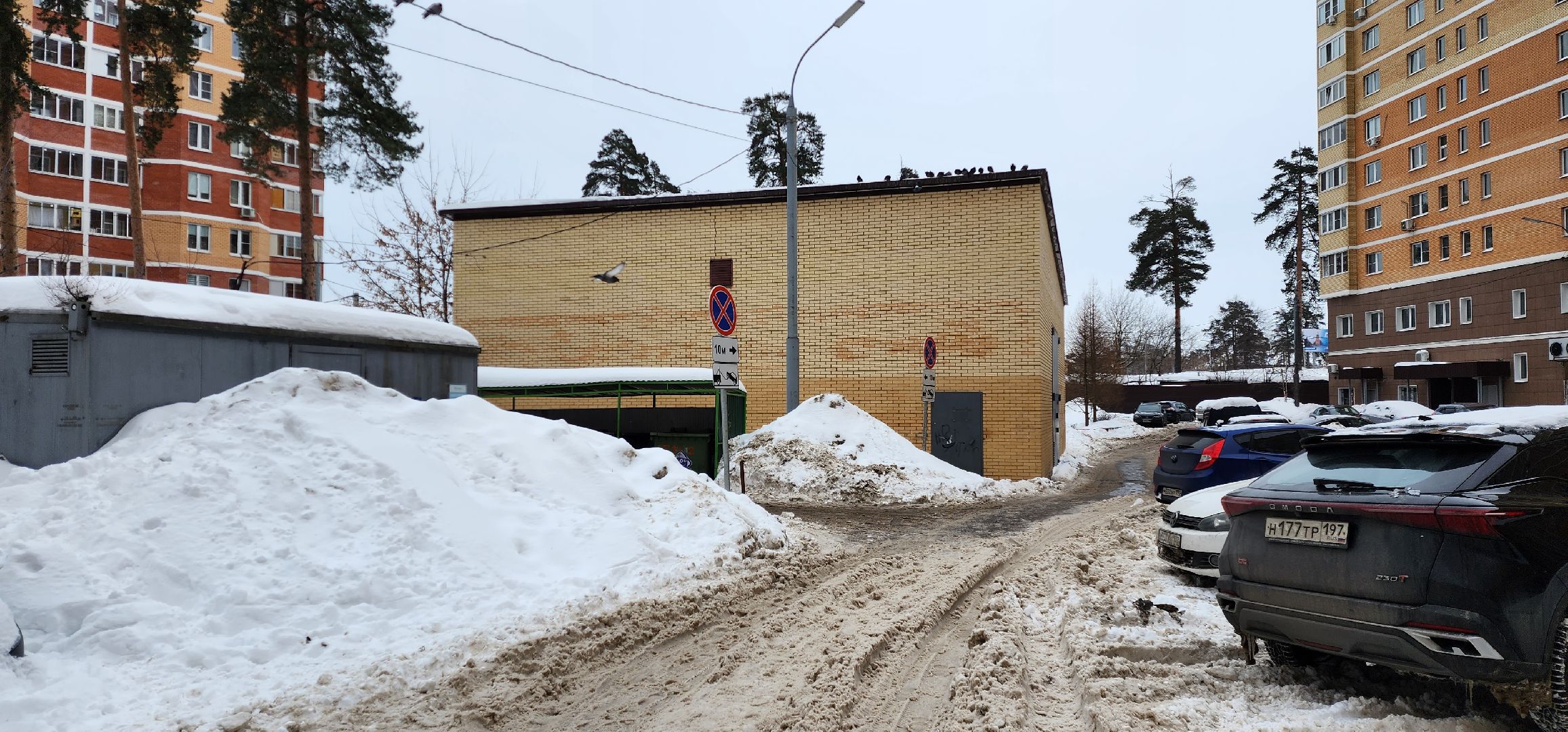 раменское, дороги, ограниченине парковки во дворах у еонтейнерной площадки, Десантная 17,