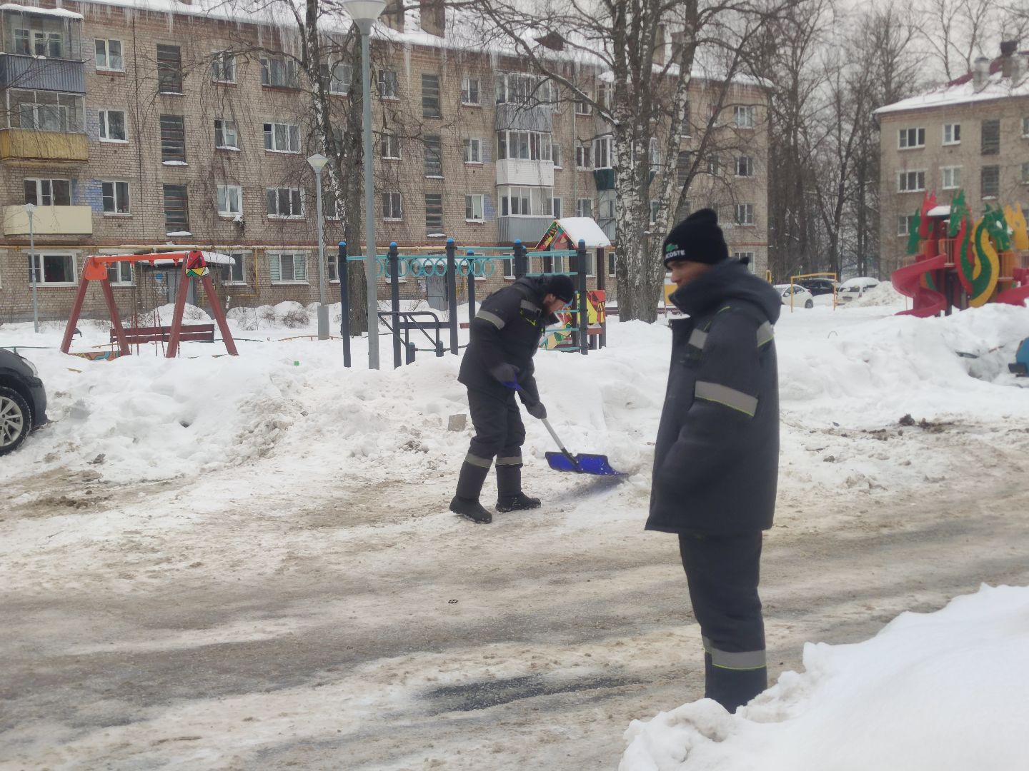Дубна, Уборка города, Ручная уборка, Дворники, Уборка снега, жкх, Коммунальщики,