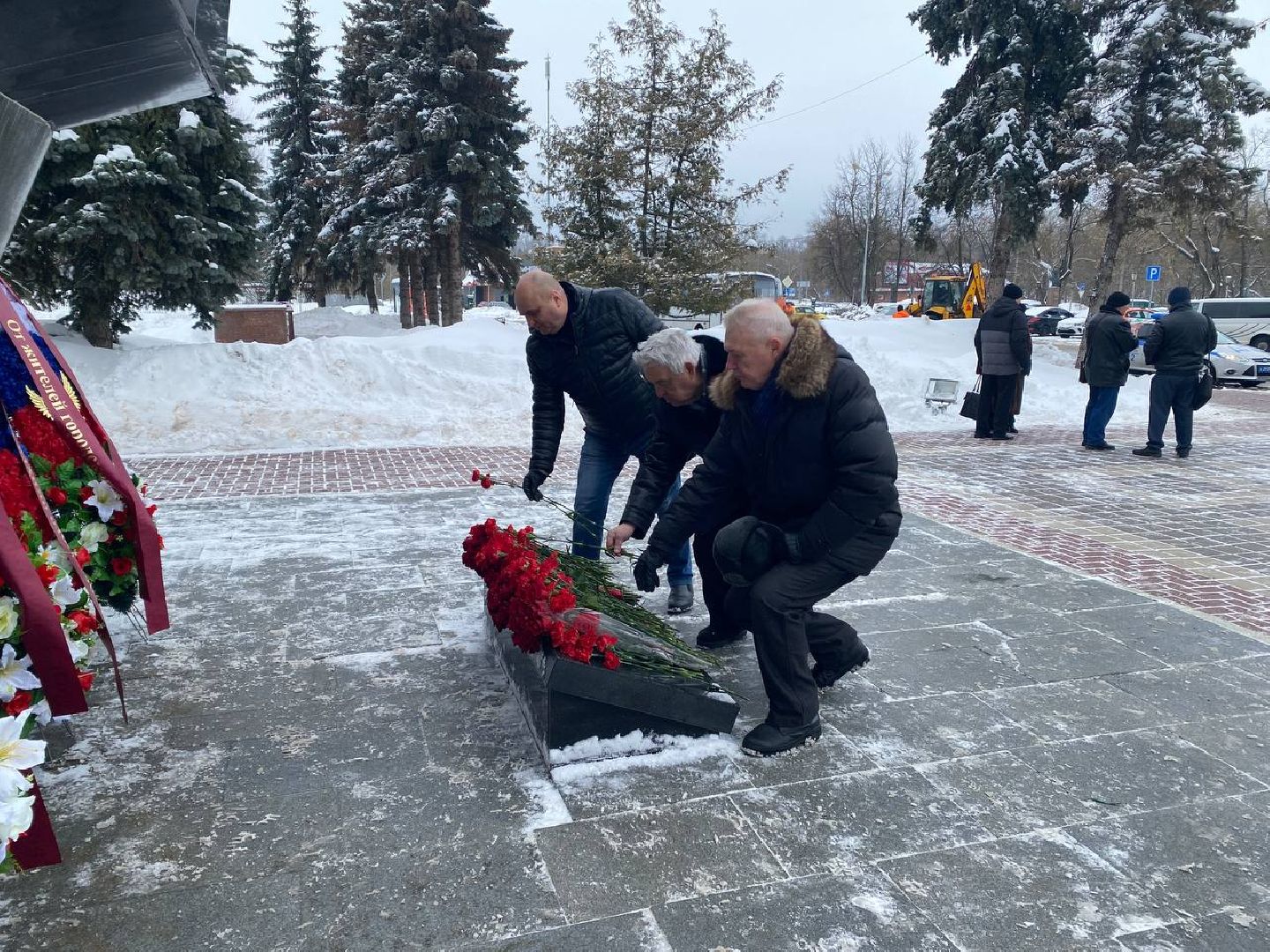чехов, день защитника отечества, возложение цветов, ветераны, памятник,