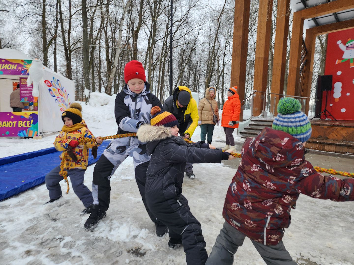 серпухов, подмосковье, 23 февраля, парк имени олега степанова, дети, парки подмосковья,