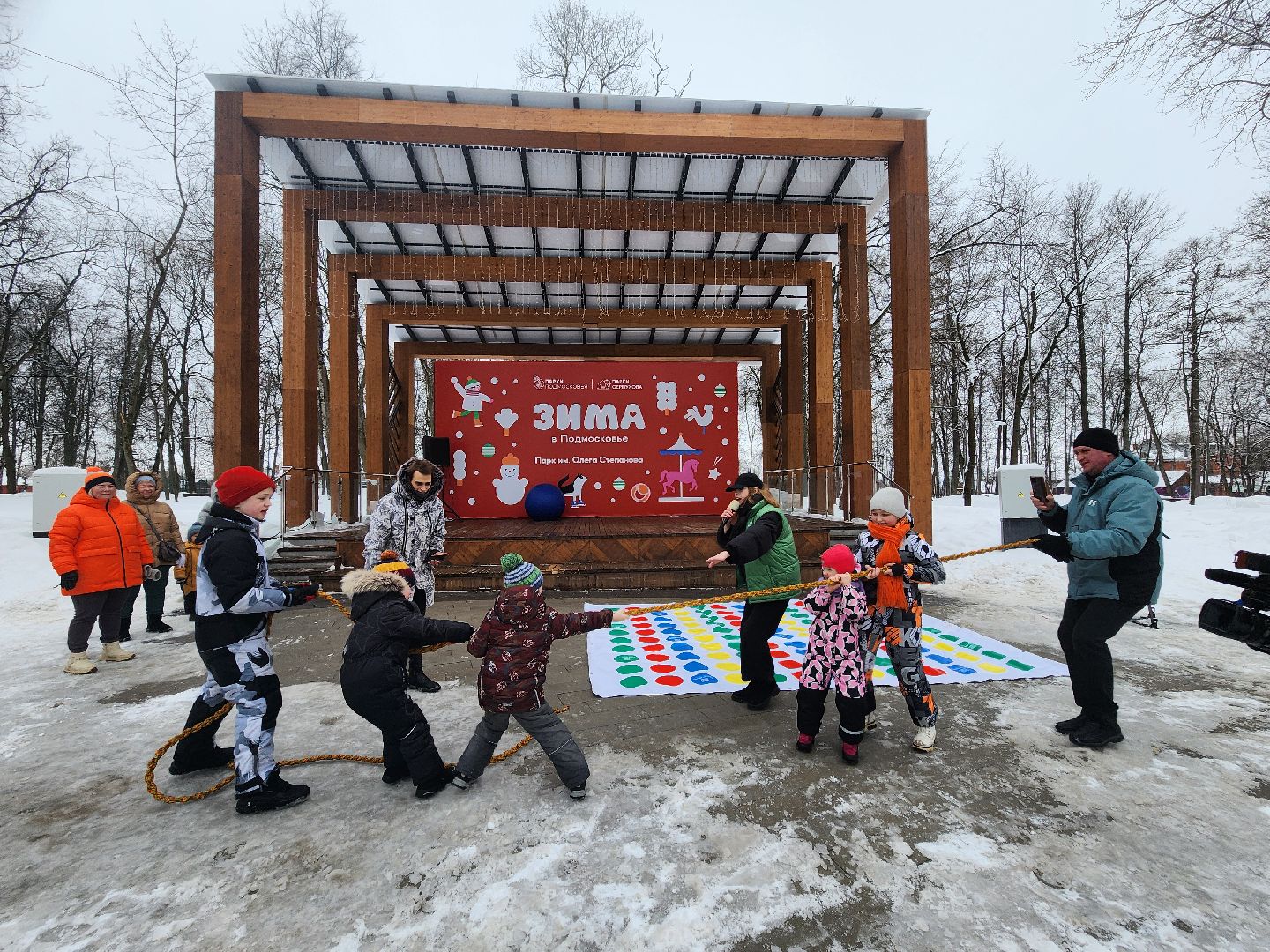 серпухов, подмосковье, 23 февраля, парк имени олега степанова, дети, парки подмосковья,