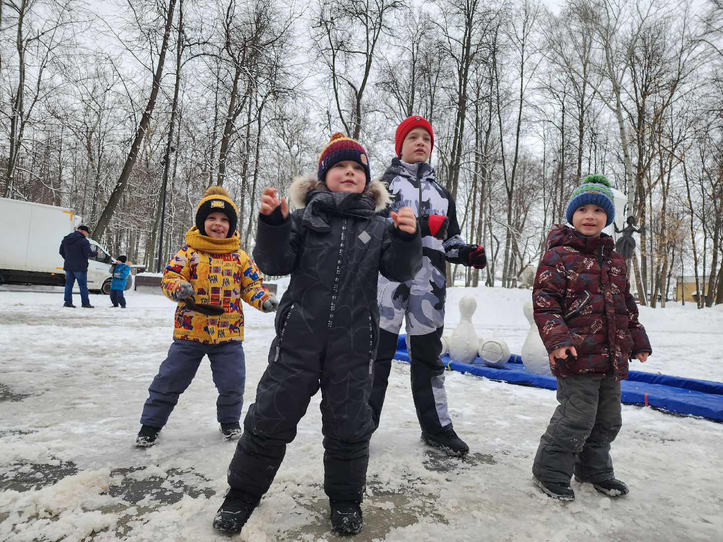 серпухов, подмосковье, 23 февраля, парк имени олега степанова, дети, парки подмосковья,