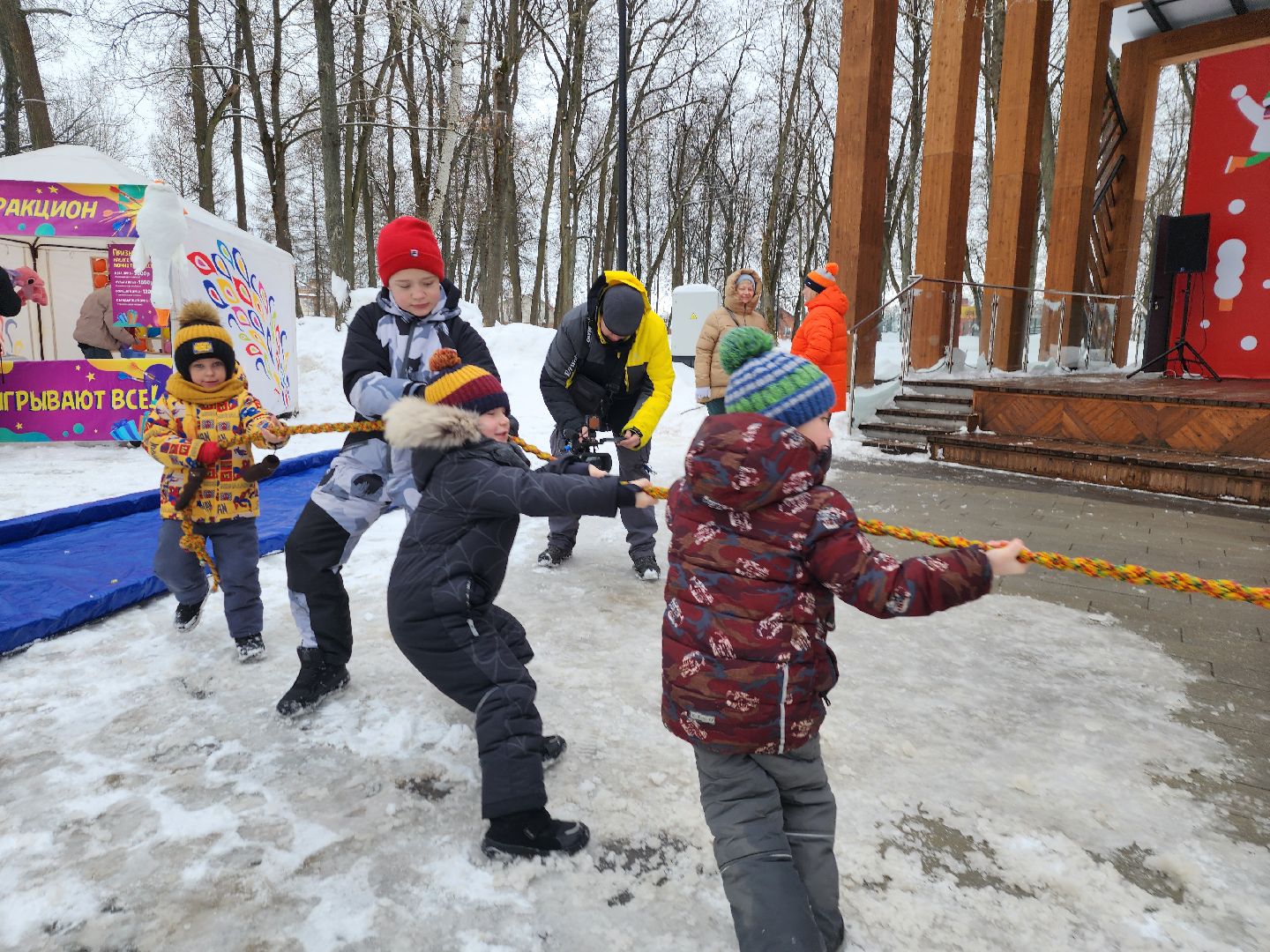серпухов, подмосковье, 23 февраля, парк имени олега степанова, дети, парки подмосковья,