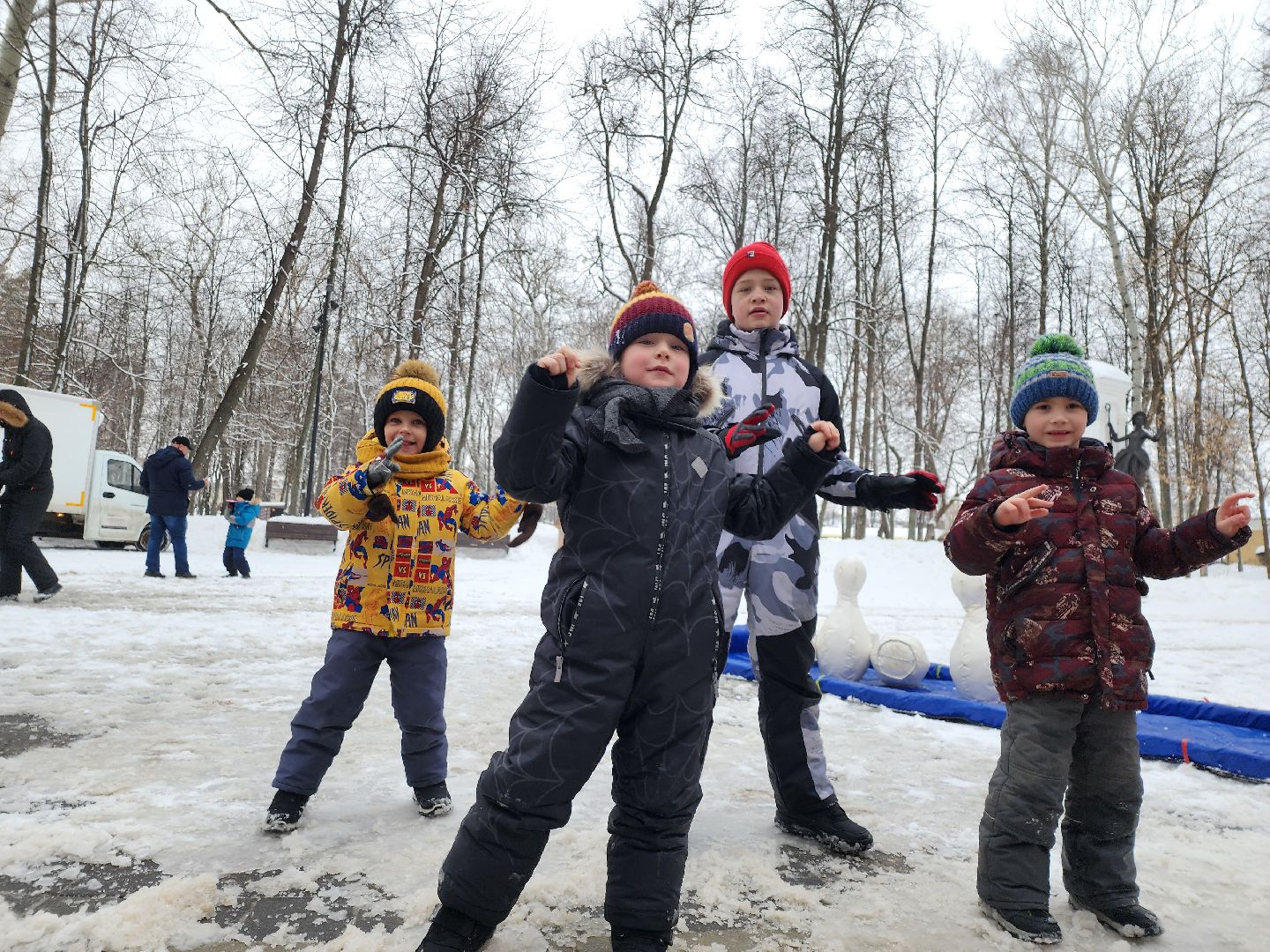 серпухов, подмосковье, 23 февраля, парк имени олега степанова, дети, парки подмосковья,
