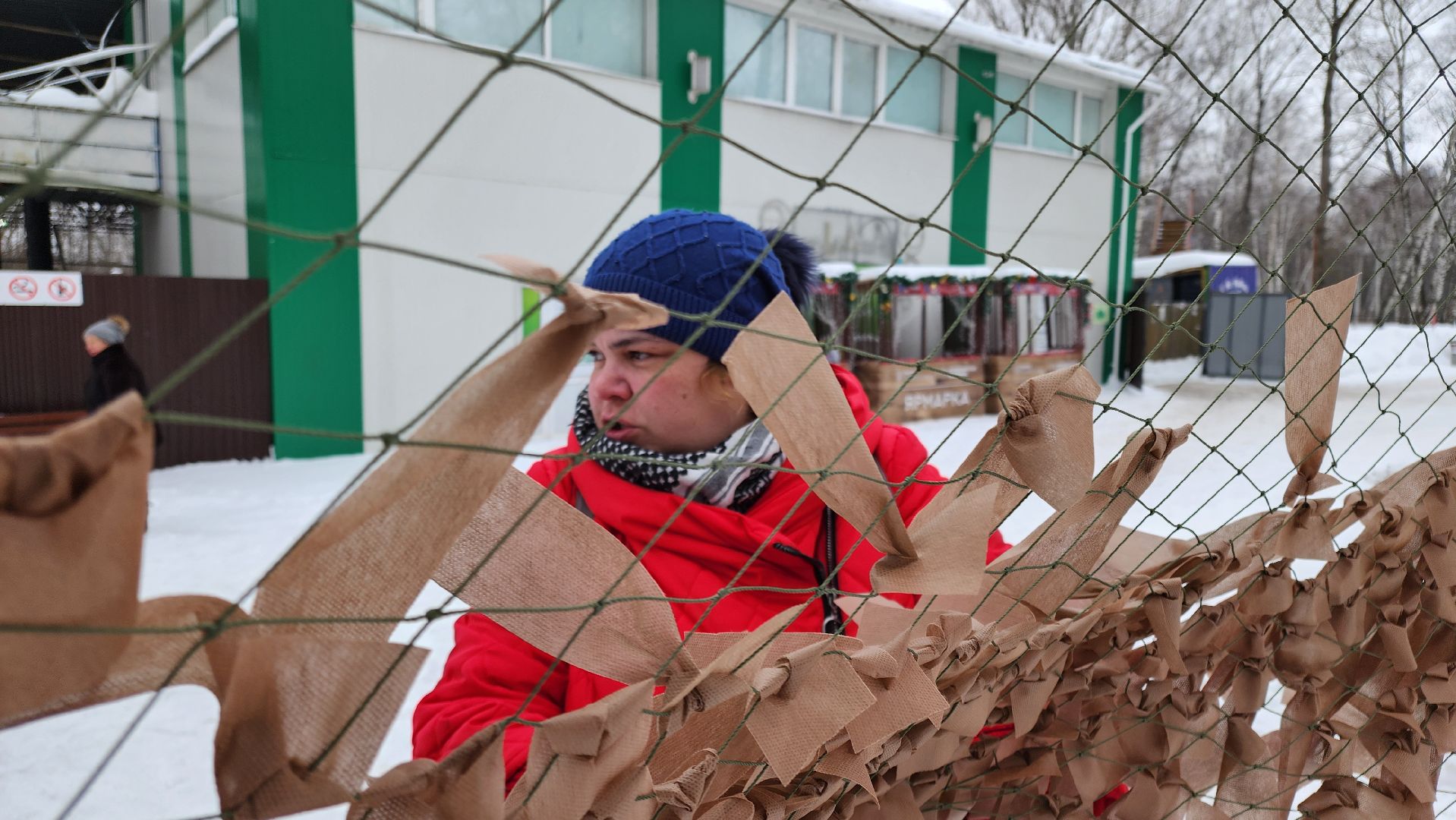 кашира, городской парк, день защитника отечества, мастер класс, маскировочные сети, волонтеры, ожерелье,