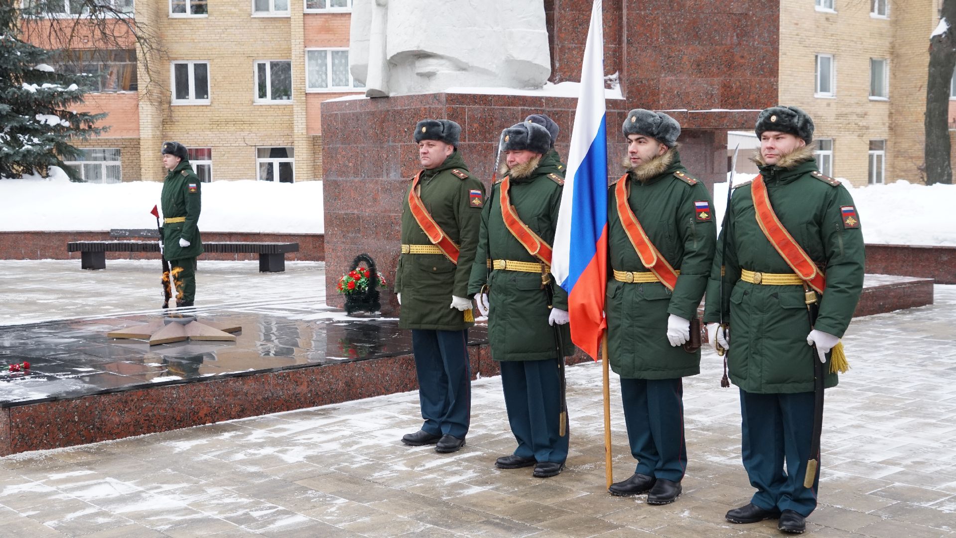 Егорьевск, Митинг, день защитника отечества, памятник, вечный огонь, солдат,