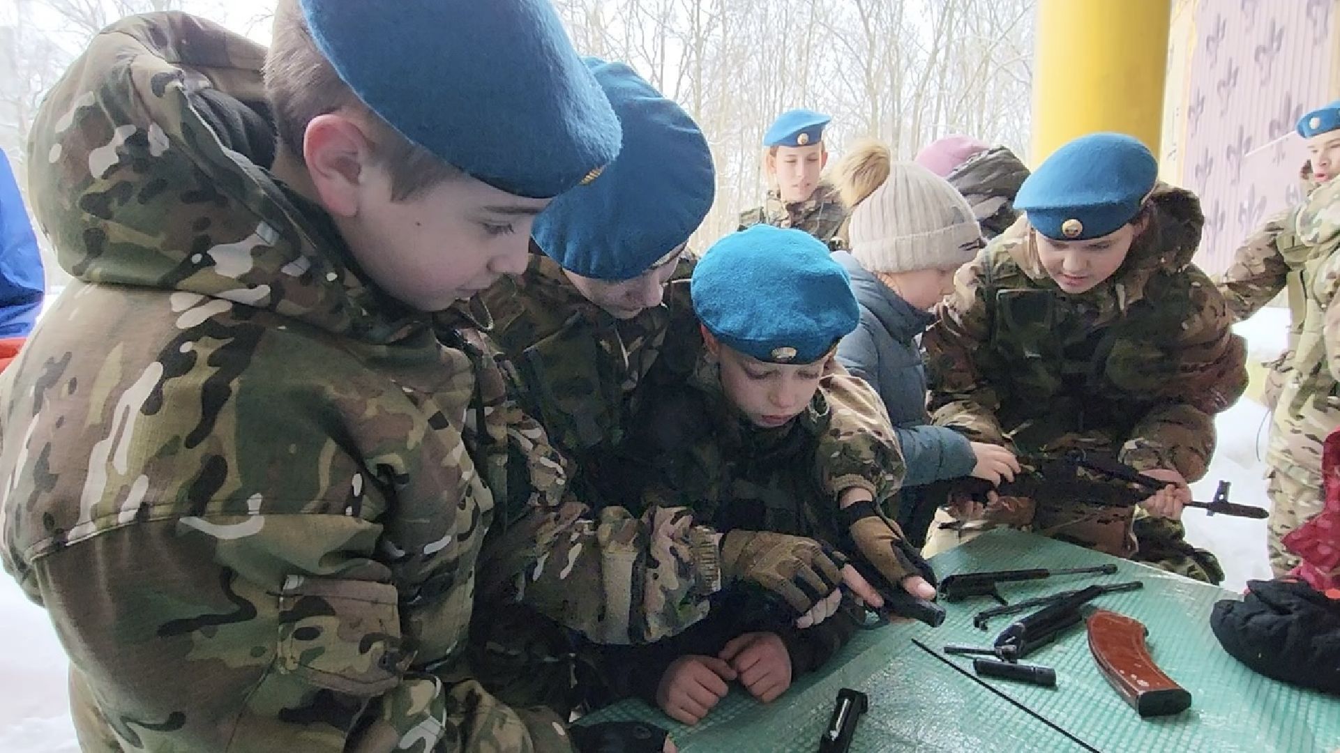химки, день защитника отечества, мастер класс, сборка оружия, военно-патриотический отряд,
