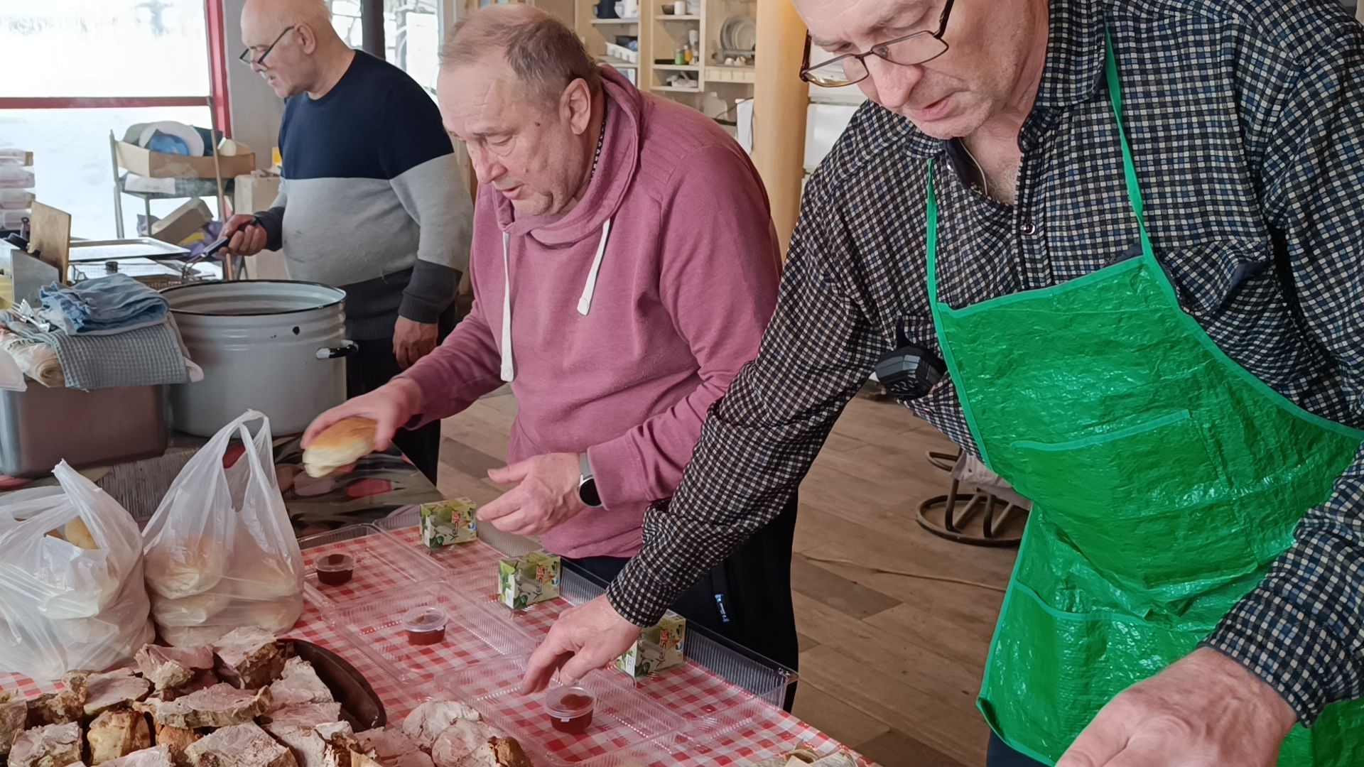 волонтер, гуманитарная помощь, лобня,