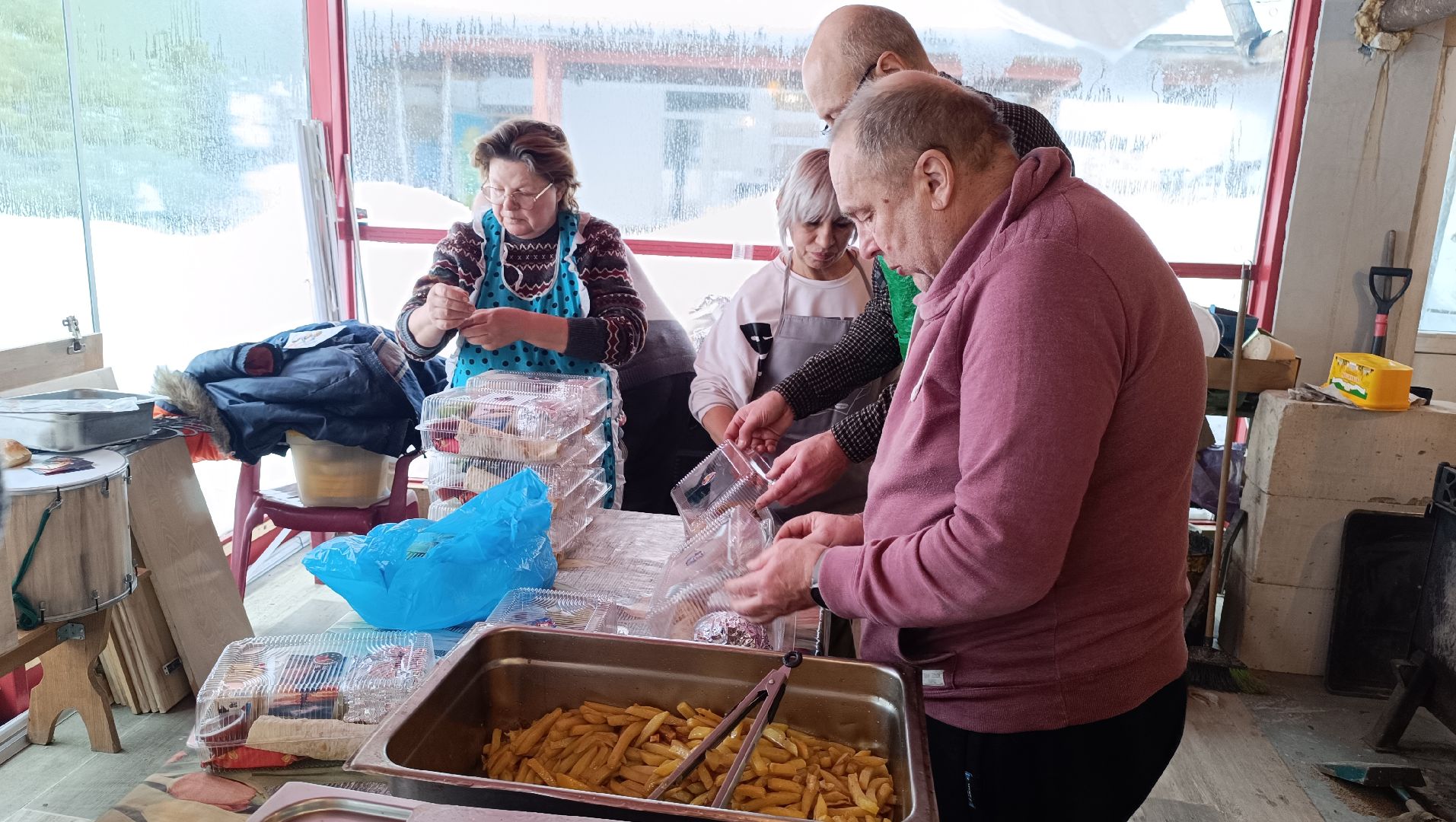 волонтер, гуманитарная помощь, лобня,