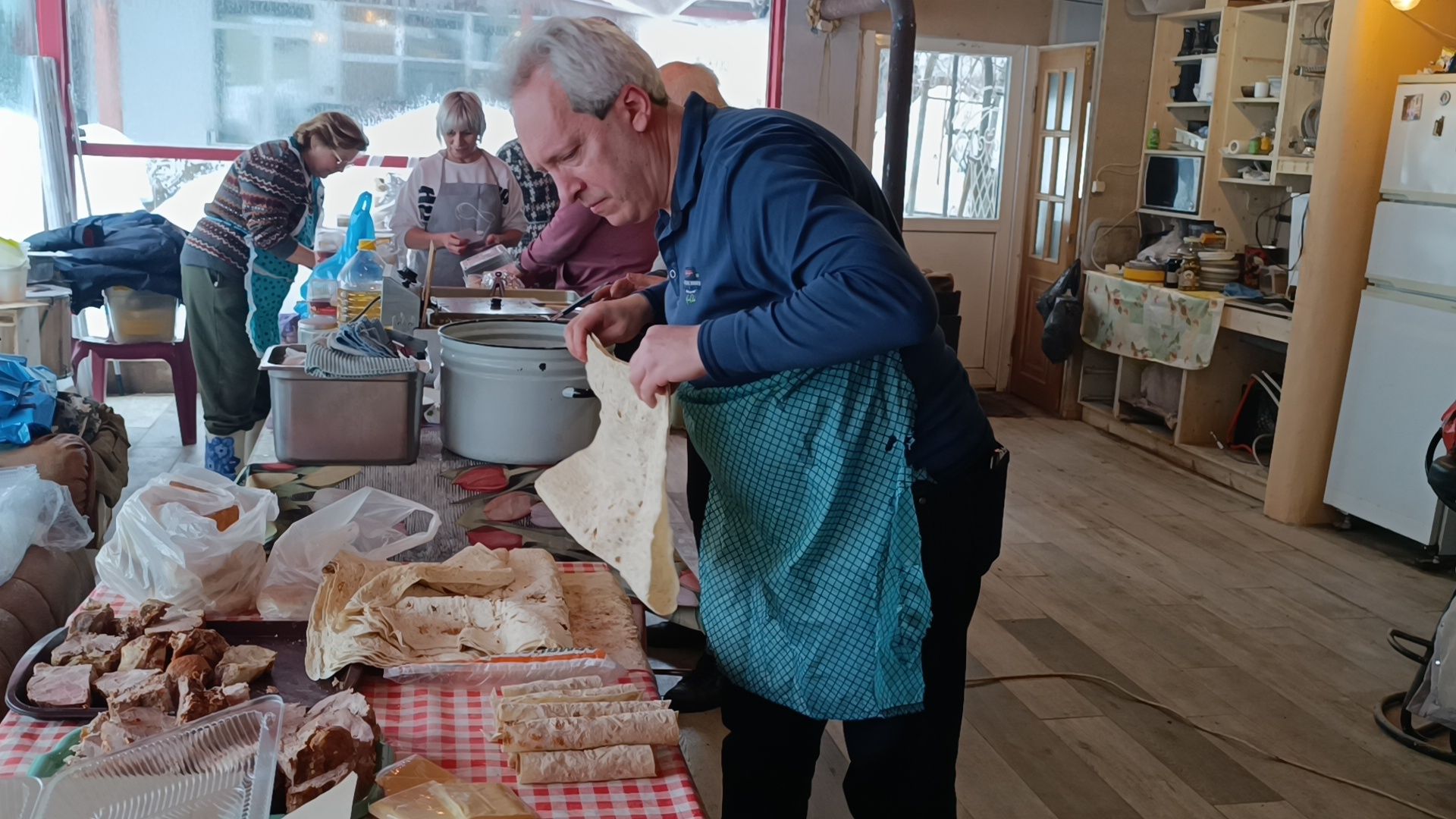 волонтер, гуманитарная помощь, лобня,