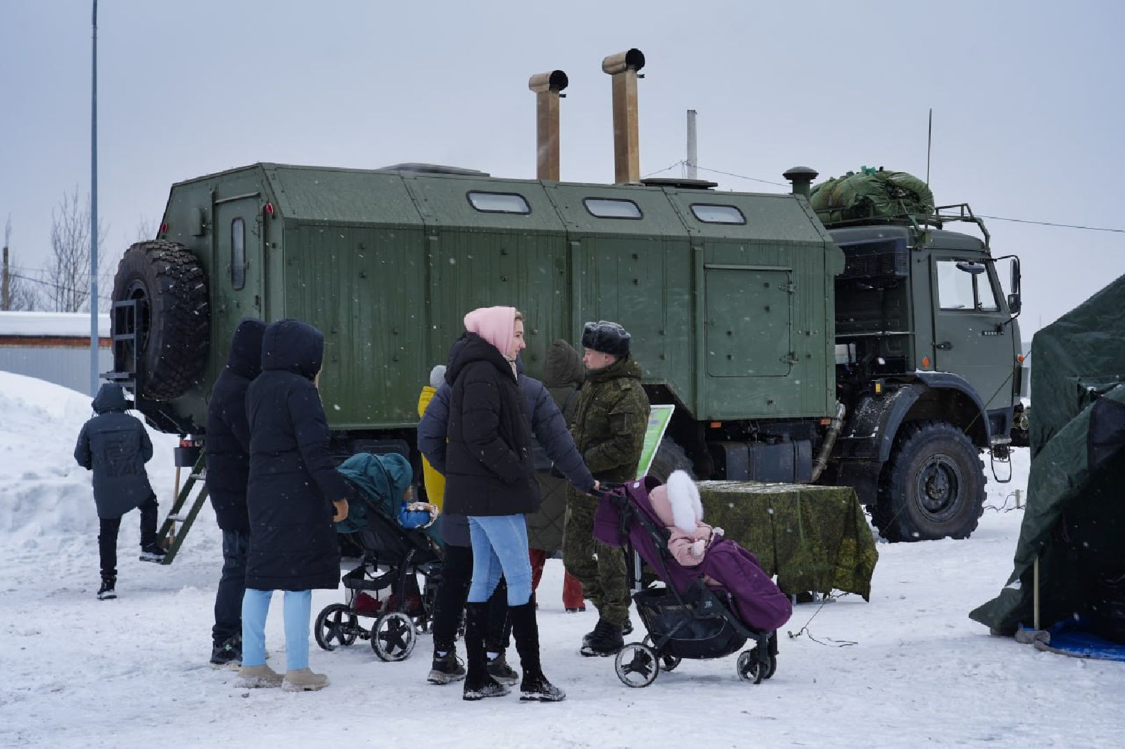 Спорт, Праздник, 23 февраля, День защитника Отечества, Хоккей, Полевая кухня, Всей семьей,