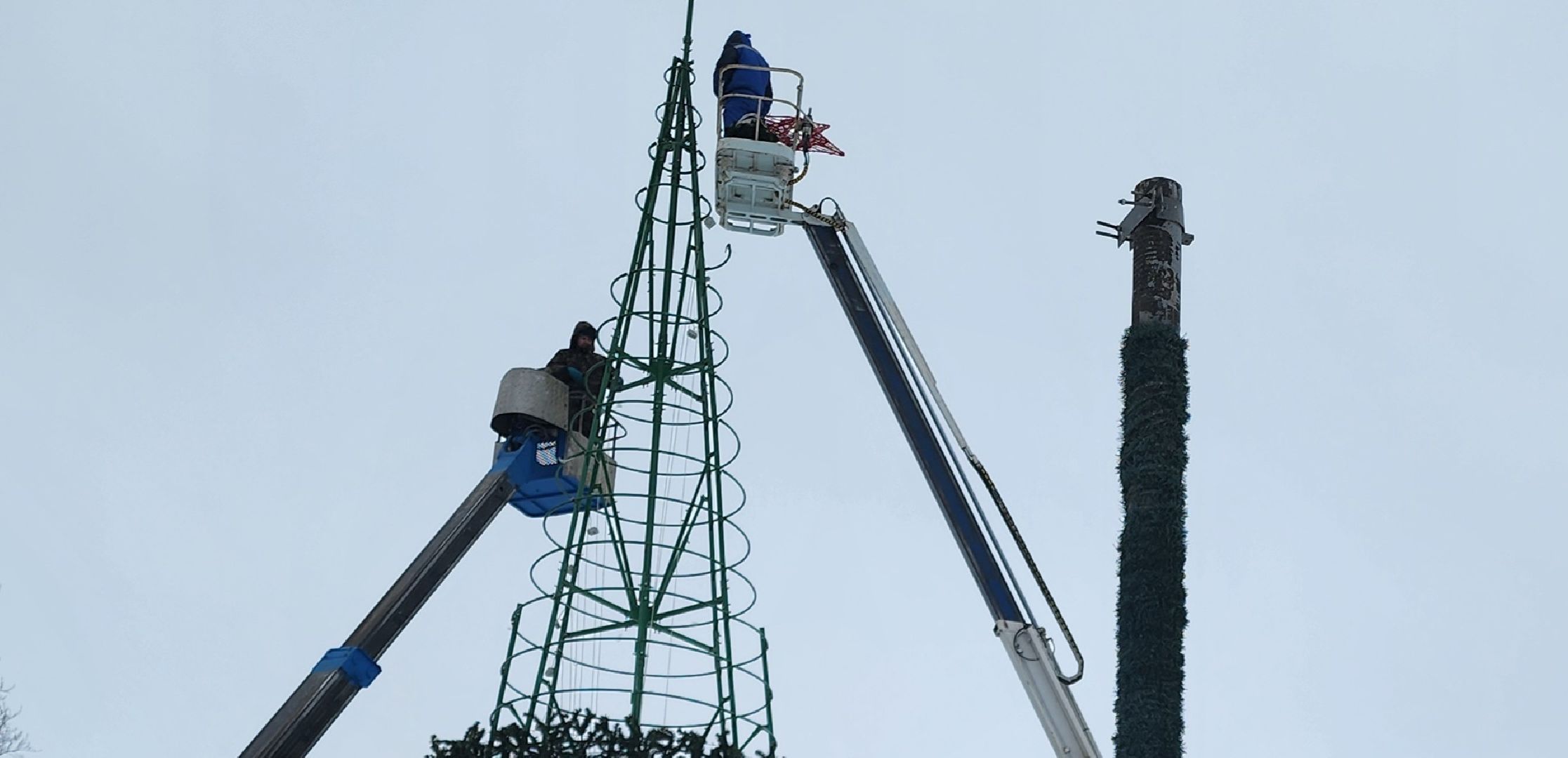 кашира, стадион энергетик, елка, символ нового года, демонтажные работы, Городской парк,