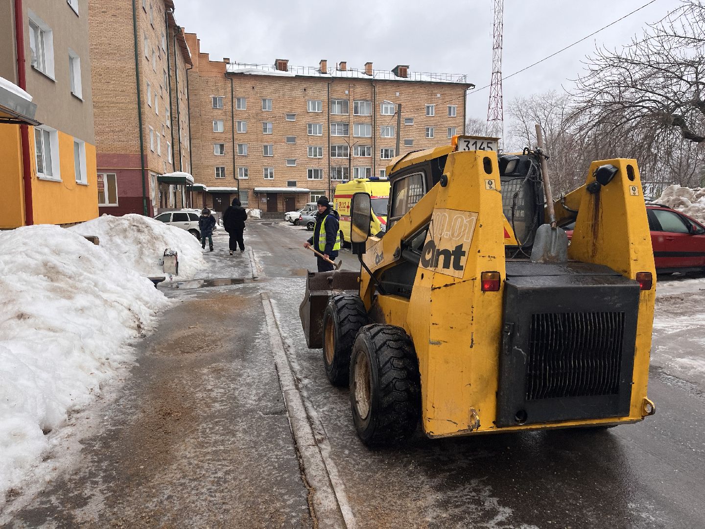 шаховская, снег, обработка дорог, наледь,
