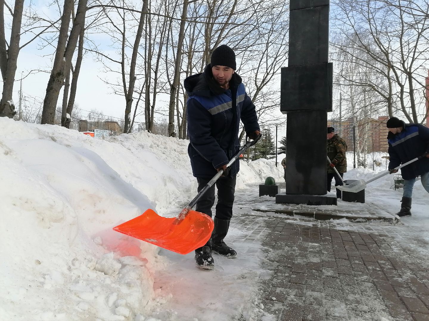 Сквер, уборка города, снег, Очистка,