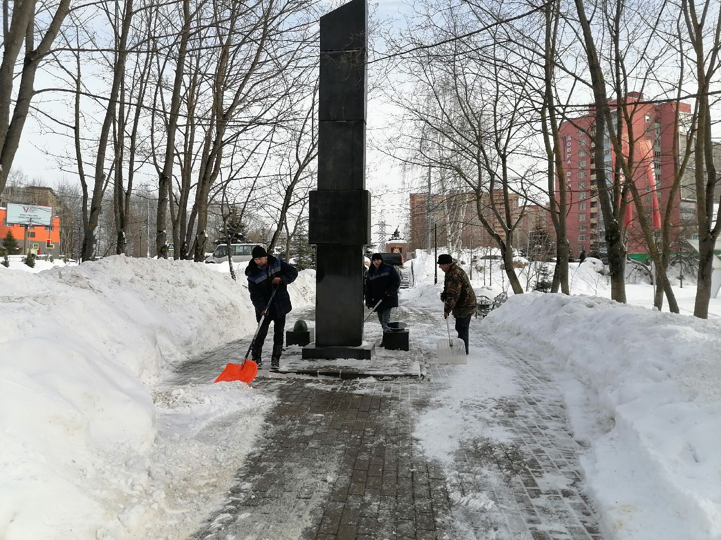 Сквер, уборка города, снег, Очистка,