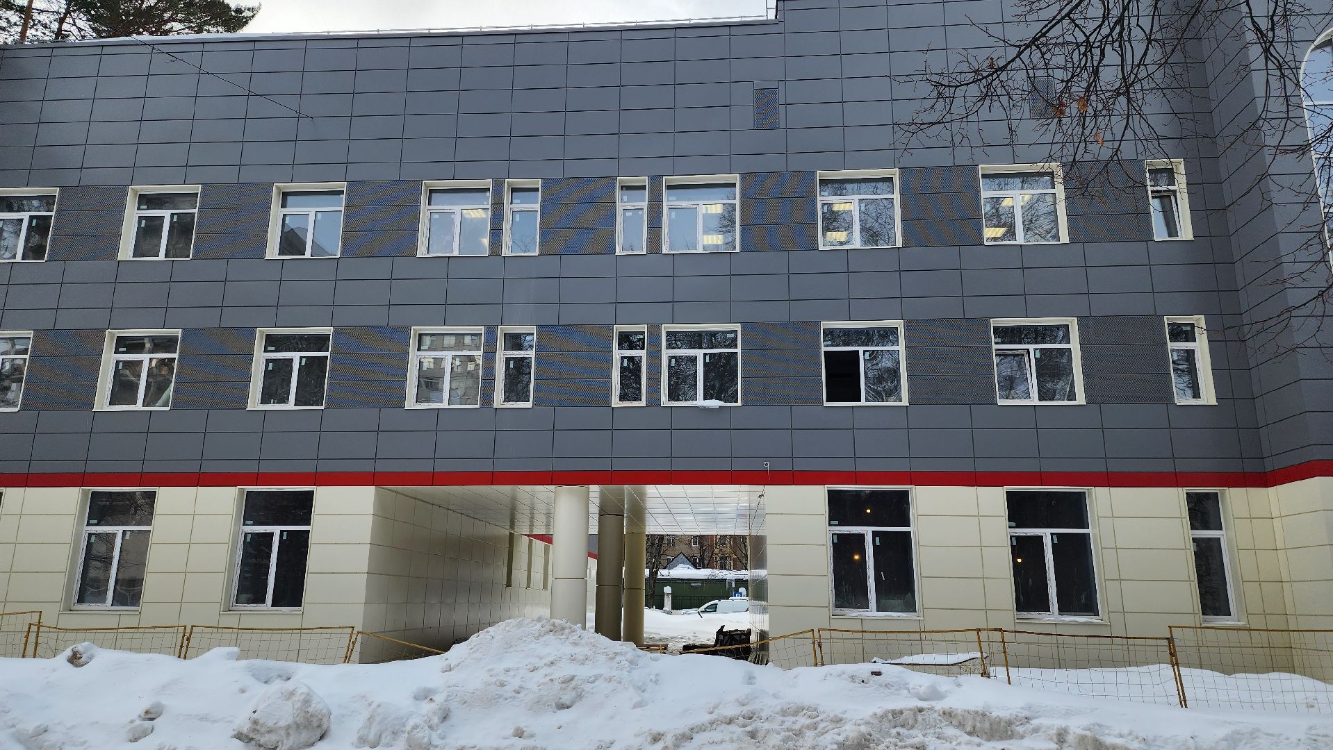 капитальный ремонт, поликлиника Жуковской ОКБ, взрослая поликлиника, детская поликлиника, обрудование, Эдуард Семенов, завершение, март,