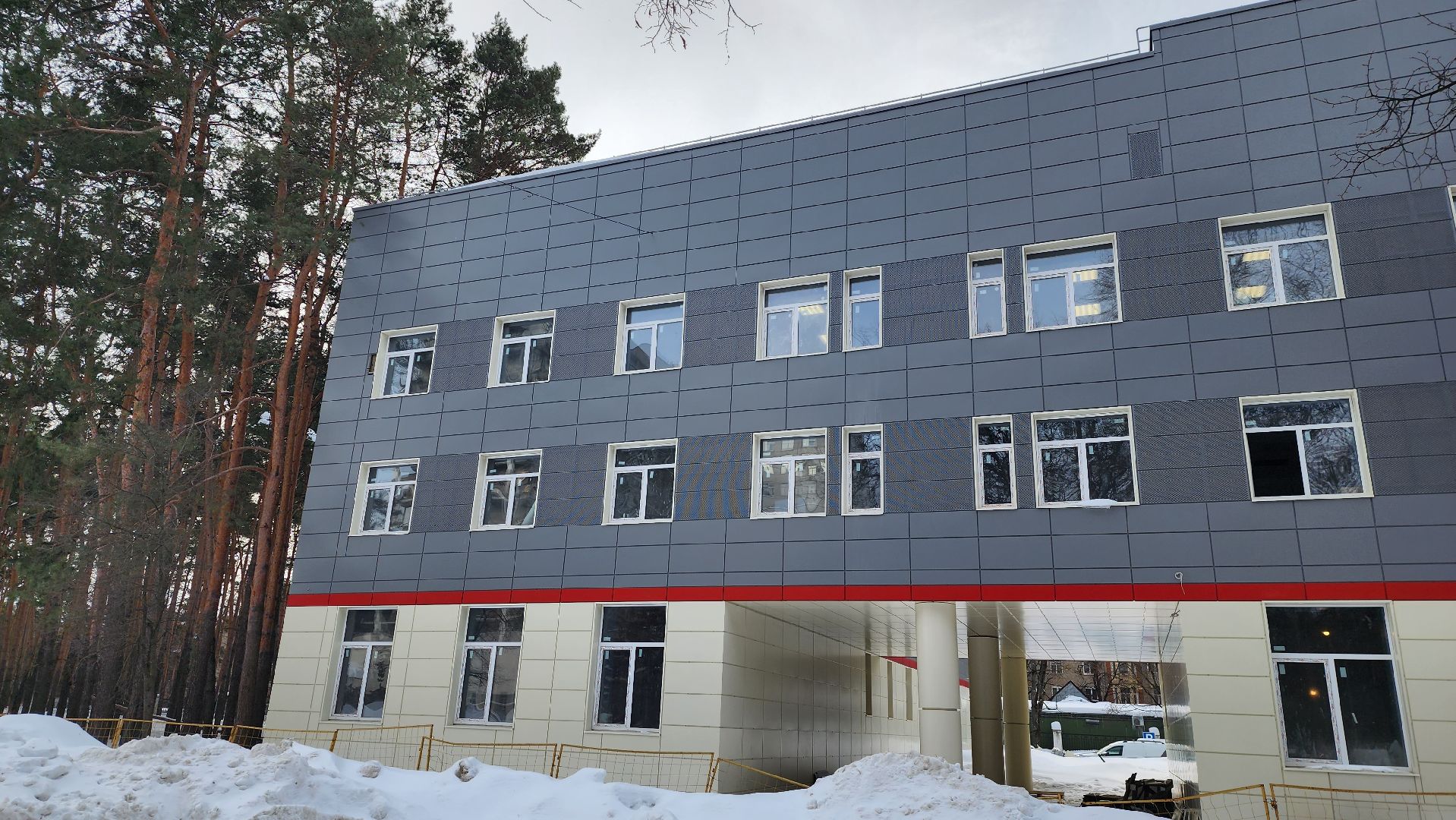 капитальный ремонт, поликлиника Жуковской ОКБ, взрослая поликлиника, детская поликлиника, обрудование, Эдуард Семенов, завершение, март,