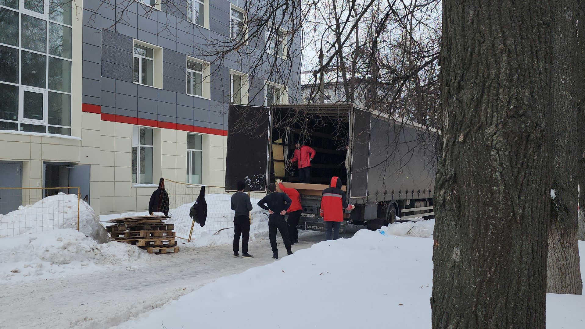 капитальный ремонт, поликлиника Жуковской ОКБ, взрослая поликлиника, детская поликлиника, обрудование, Эдуард Семенов, завершение, март,