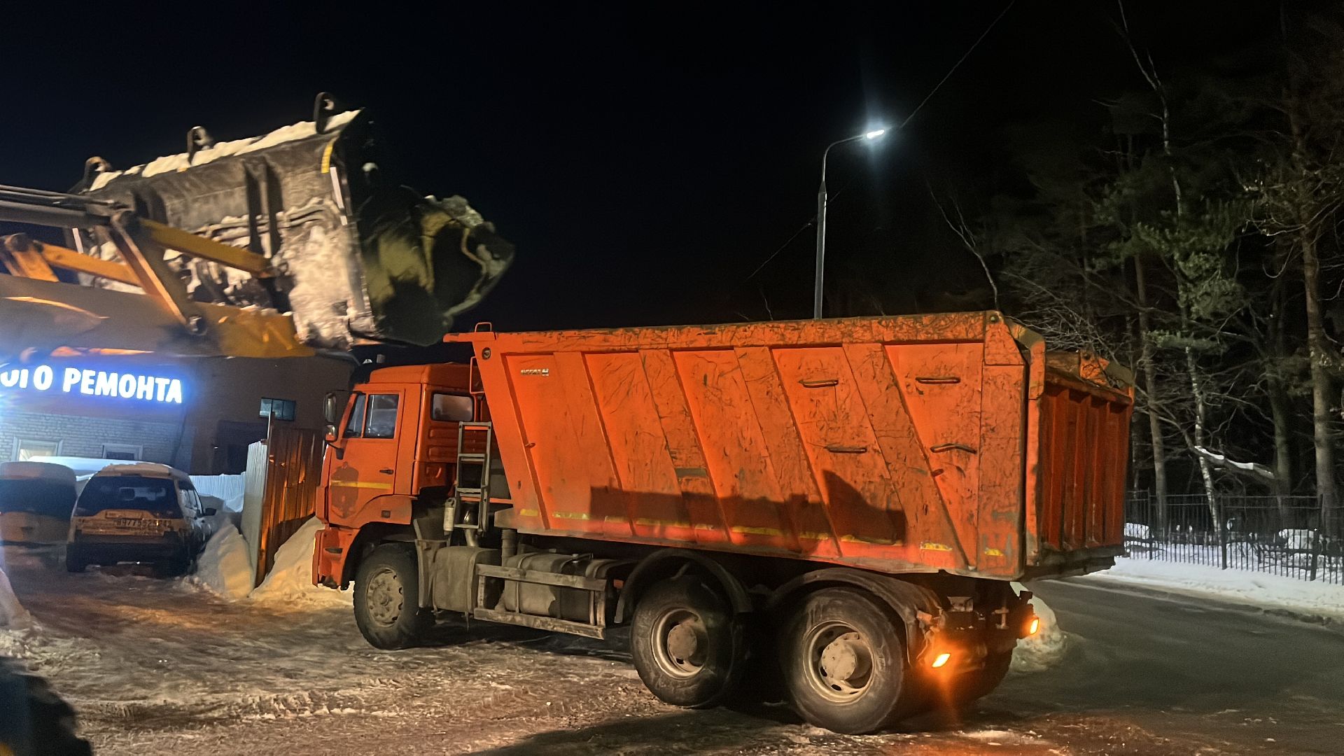 уборка снега, вывоз снега, снег и наледь, коммунальная служба,