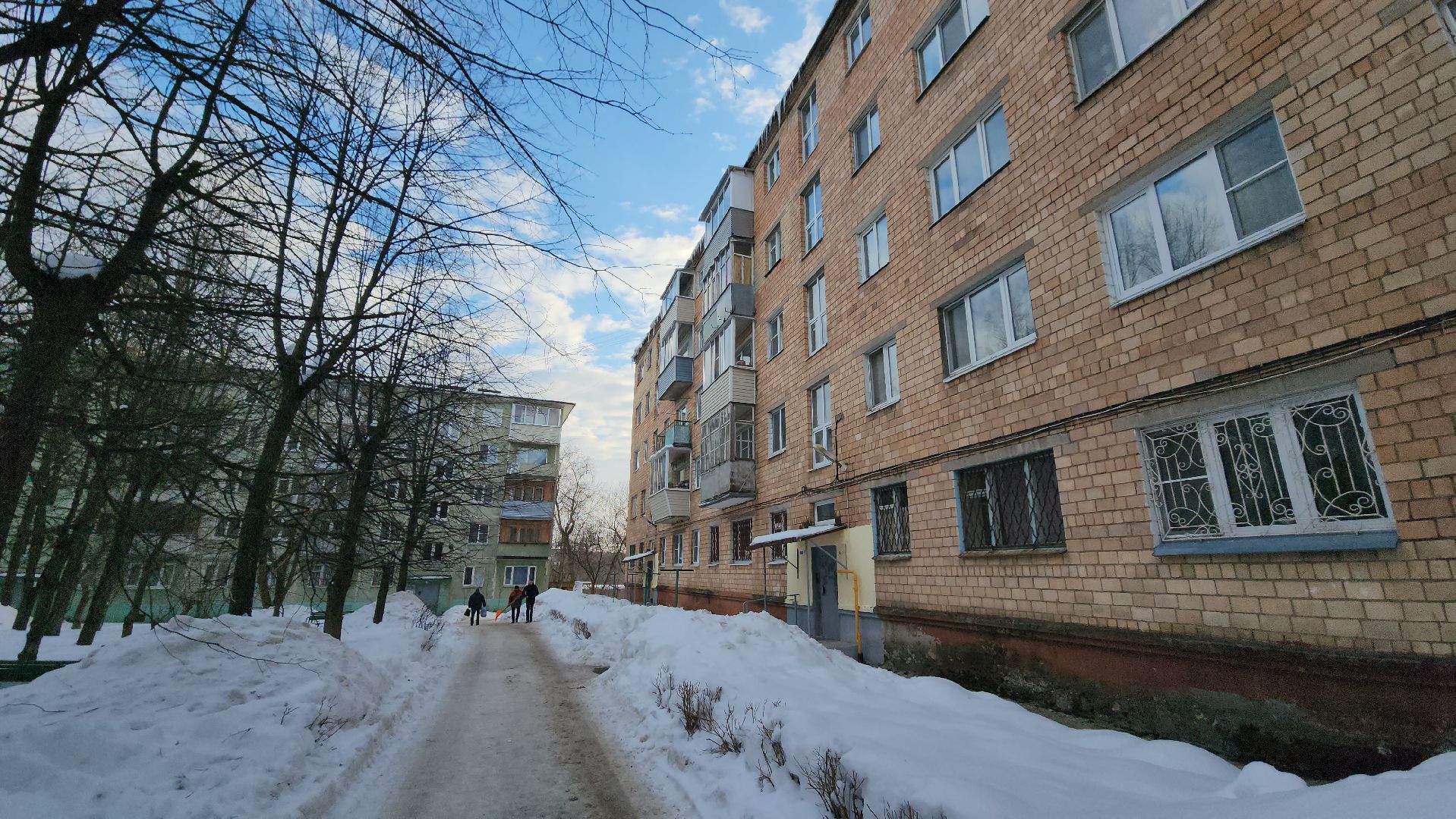 серпухов, улица физкультурная, управляющая компания, наледь на крыше, жкх,